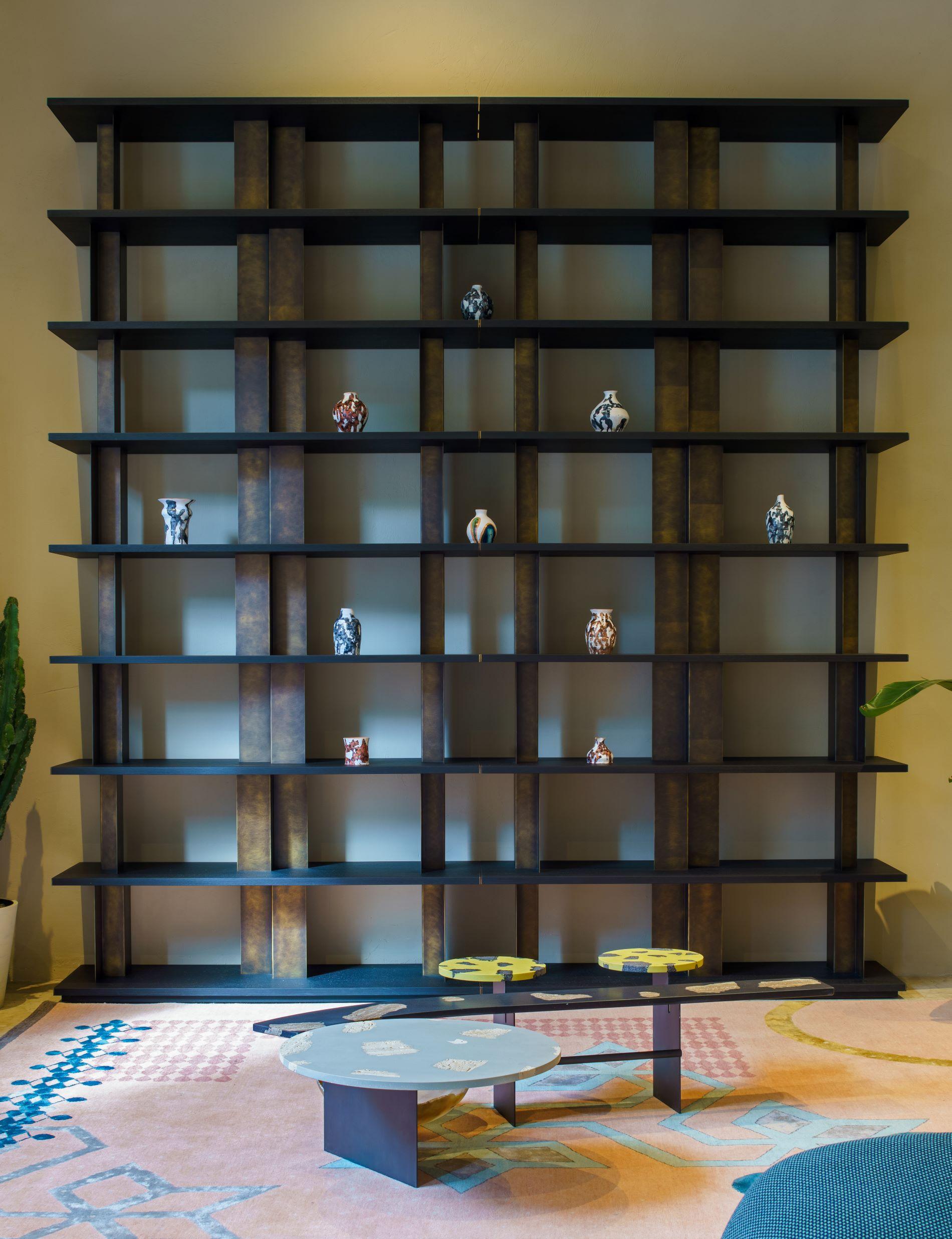 Bibliothèque modulaire en chêne noir et laiton Reana par Oliver T. Wall pour Delvis Unlimited en vente 11