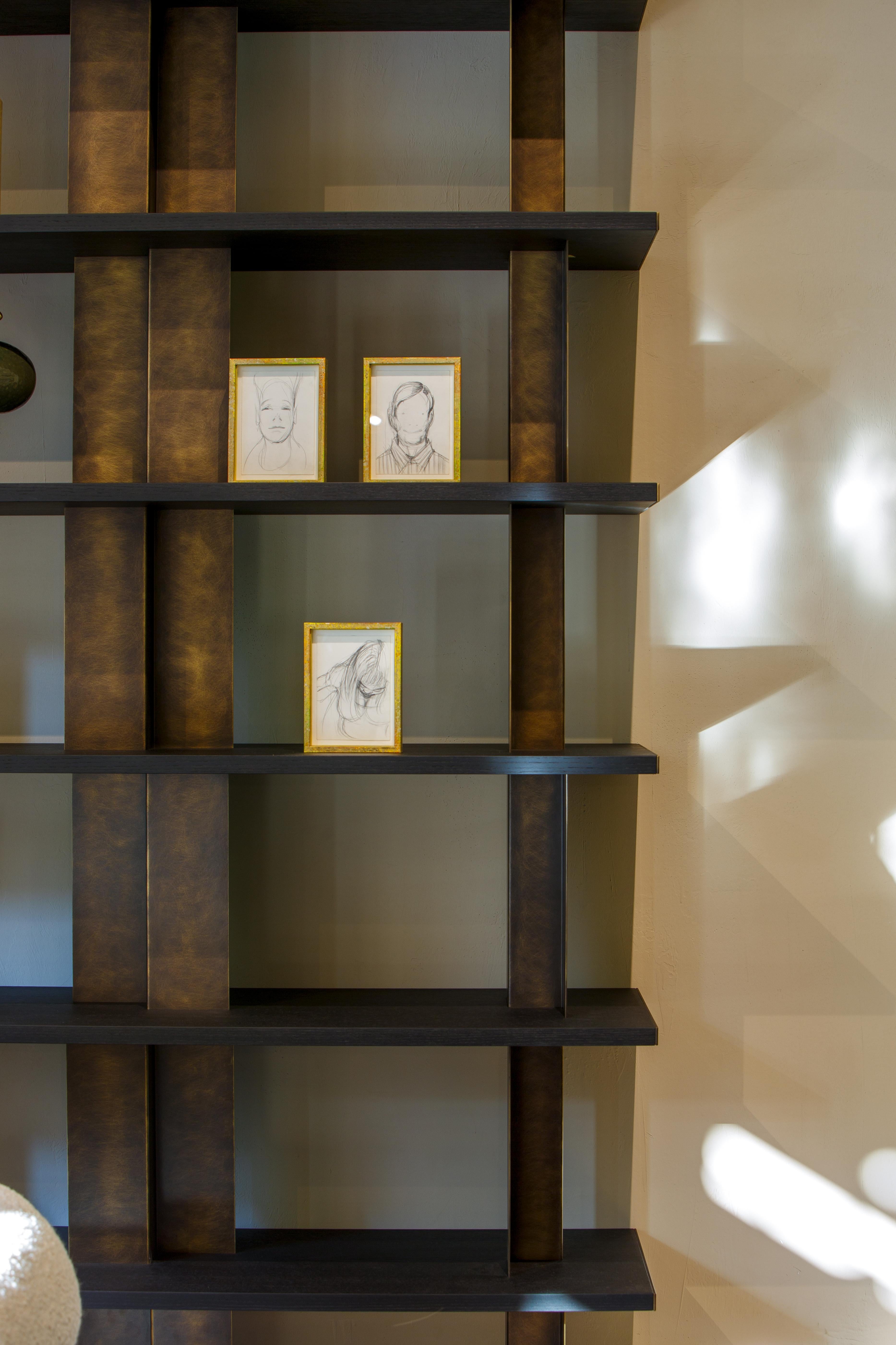 Bibliothèque modulaire en chêne noir et laiton Reana par Oliver T. Wall pour Delvis Unlimited en vente 2