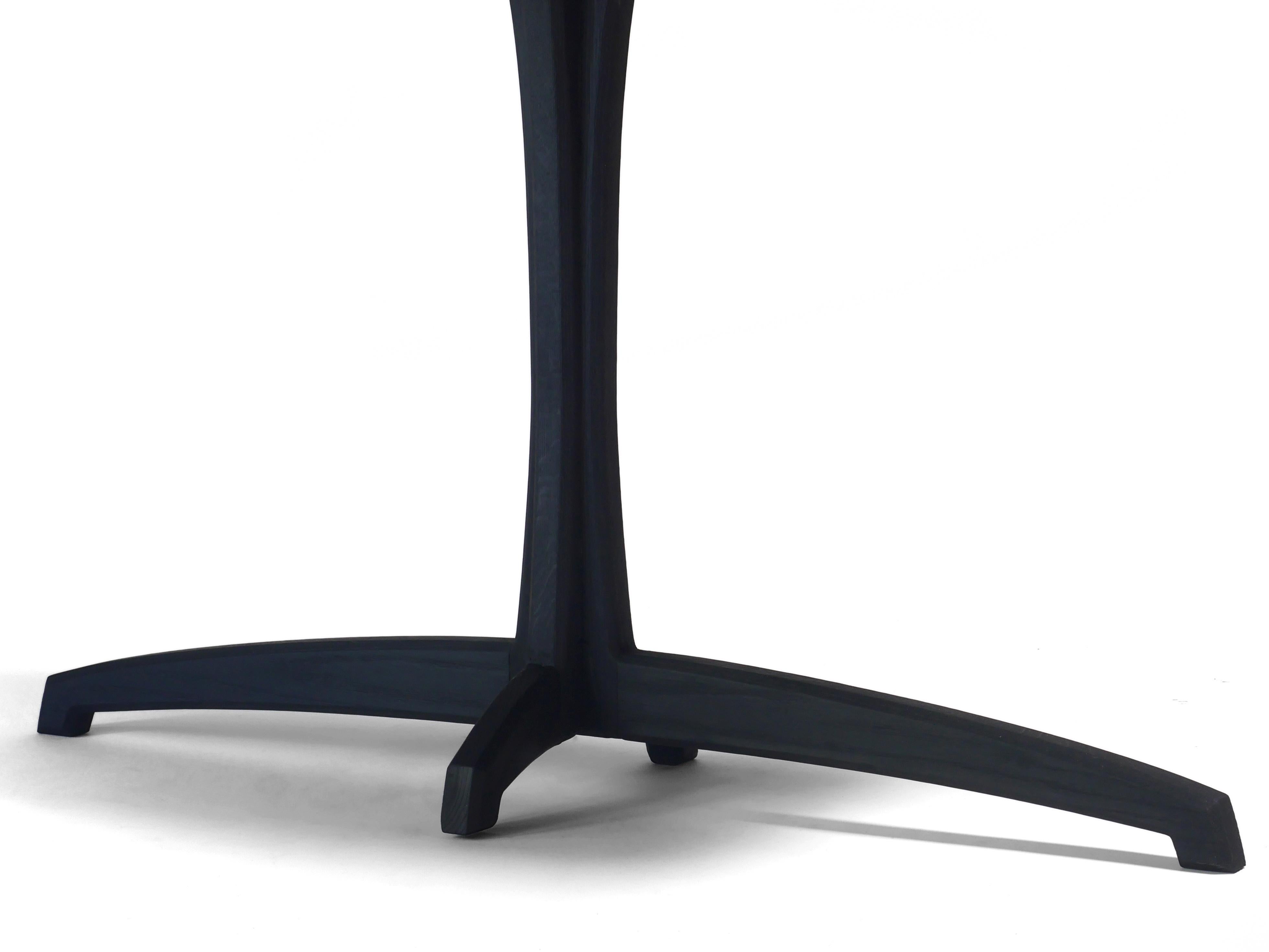 Fait main Table console en chêne noir, Table d'entrée contemporaine à piédestal par Arid en vente