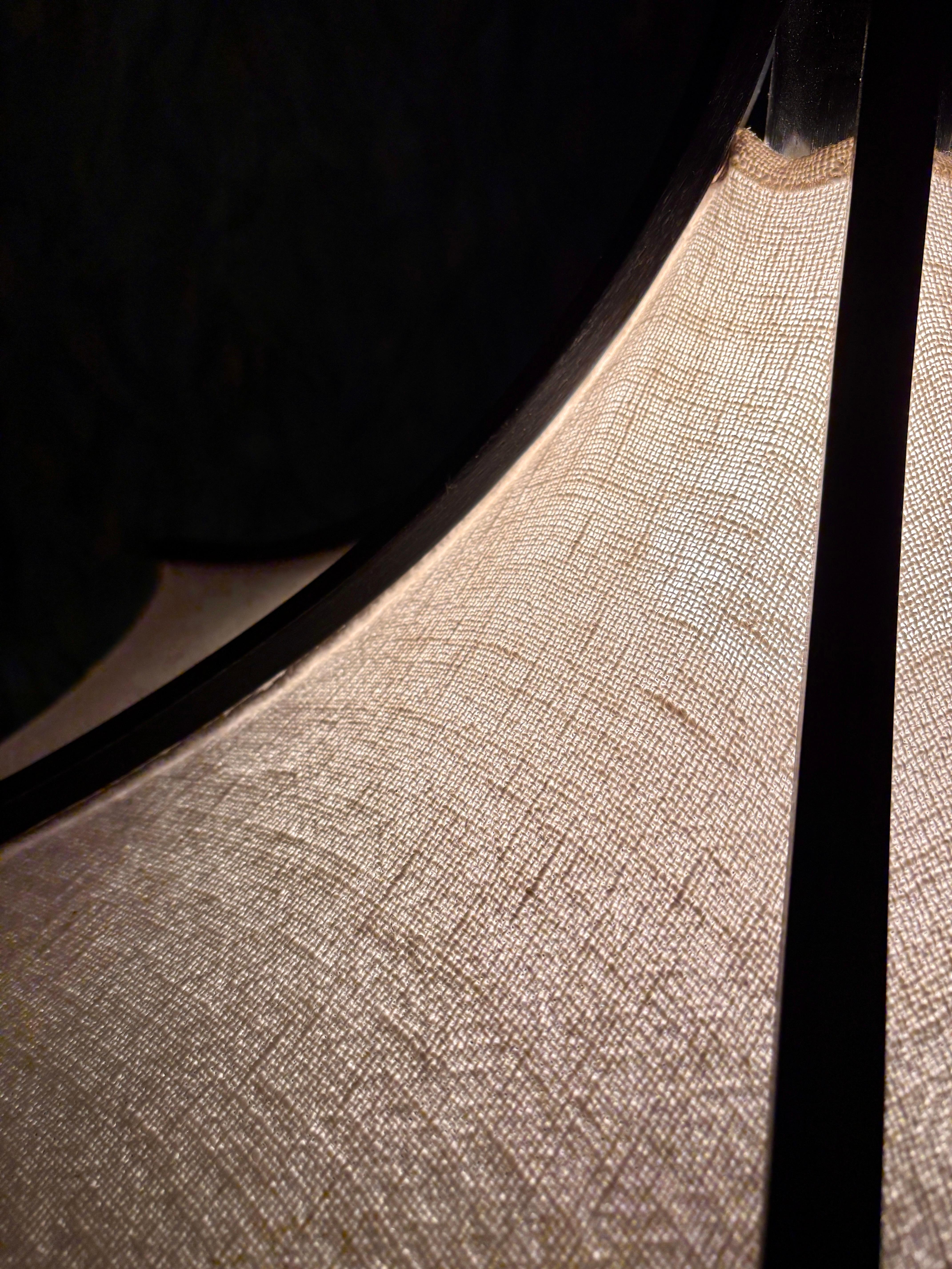 Mid-Century moderno Lampada a sospensione in Oak nero di Domus in vendita