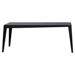 Banco Tocker Roble Negro de Matthias Scherzinger