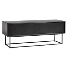 Credenza bassa Virka in Oak nero di Ropke Design e Moaak