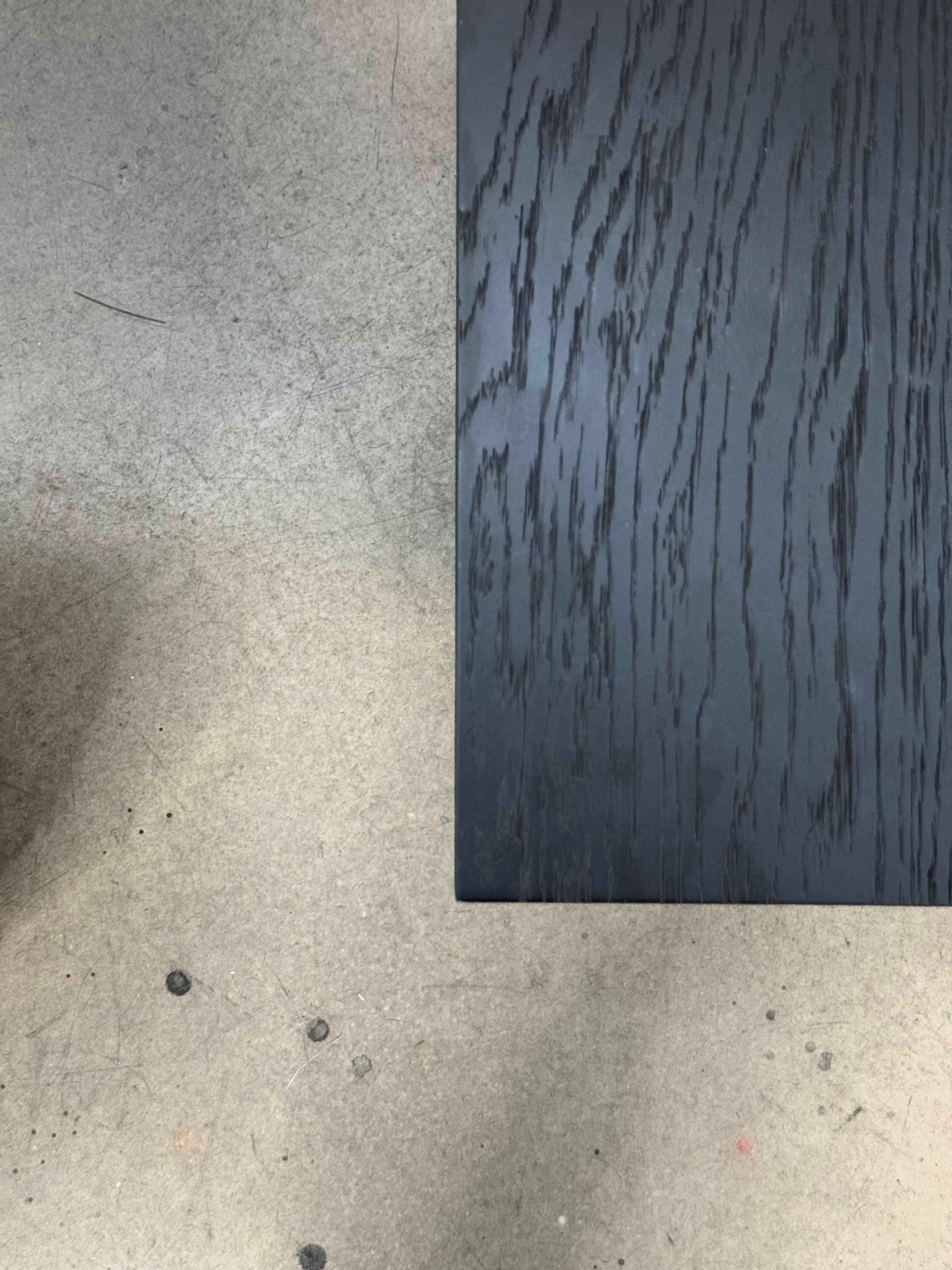 Moderne Table basse moderne en bois d'Oak Oak noir en vente