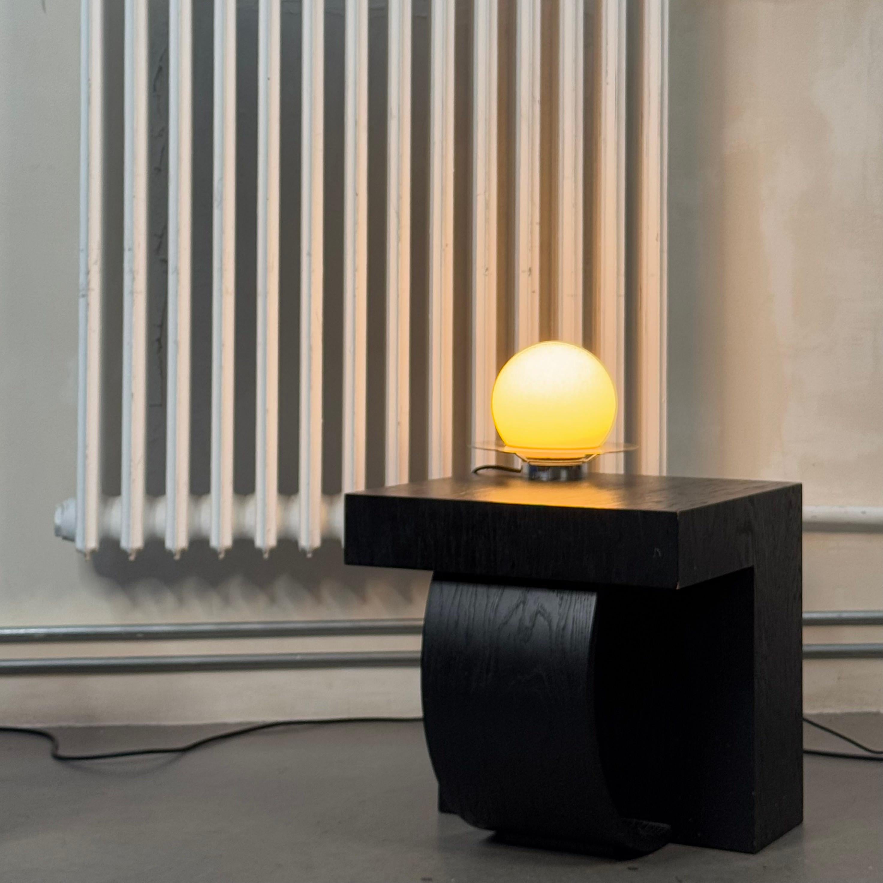 XXIe siècle et contemporain Table basse moderne en bois d'Oak Oak noir en vente