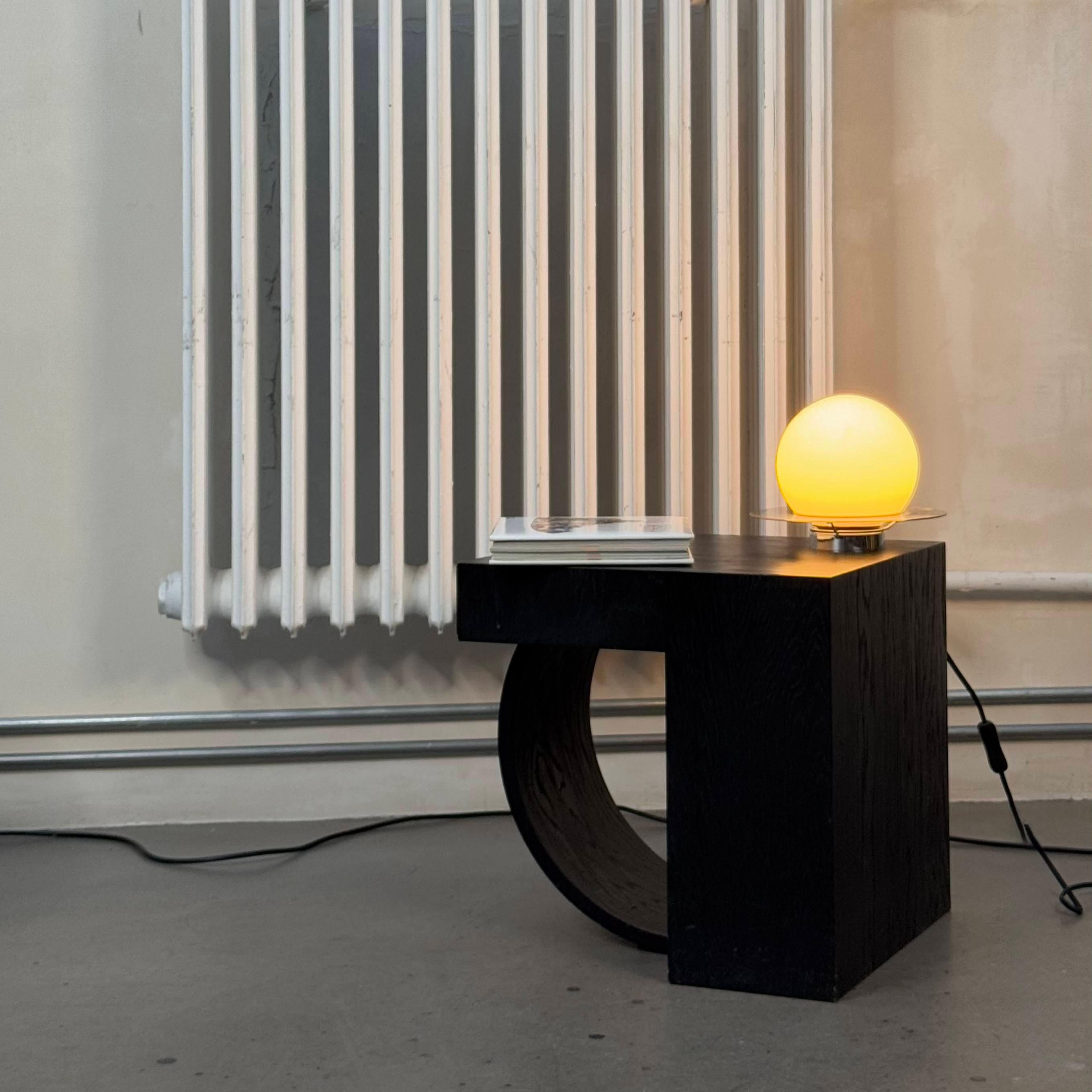 Bois Table basse moderne en bois d'Oak Oak noir en vente
