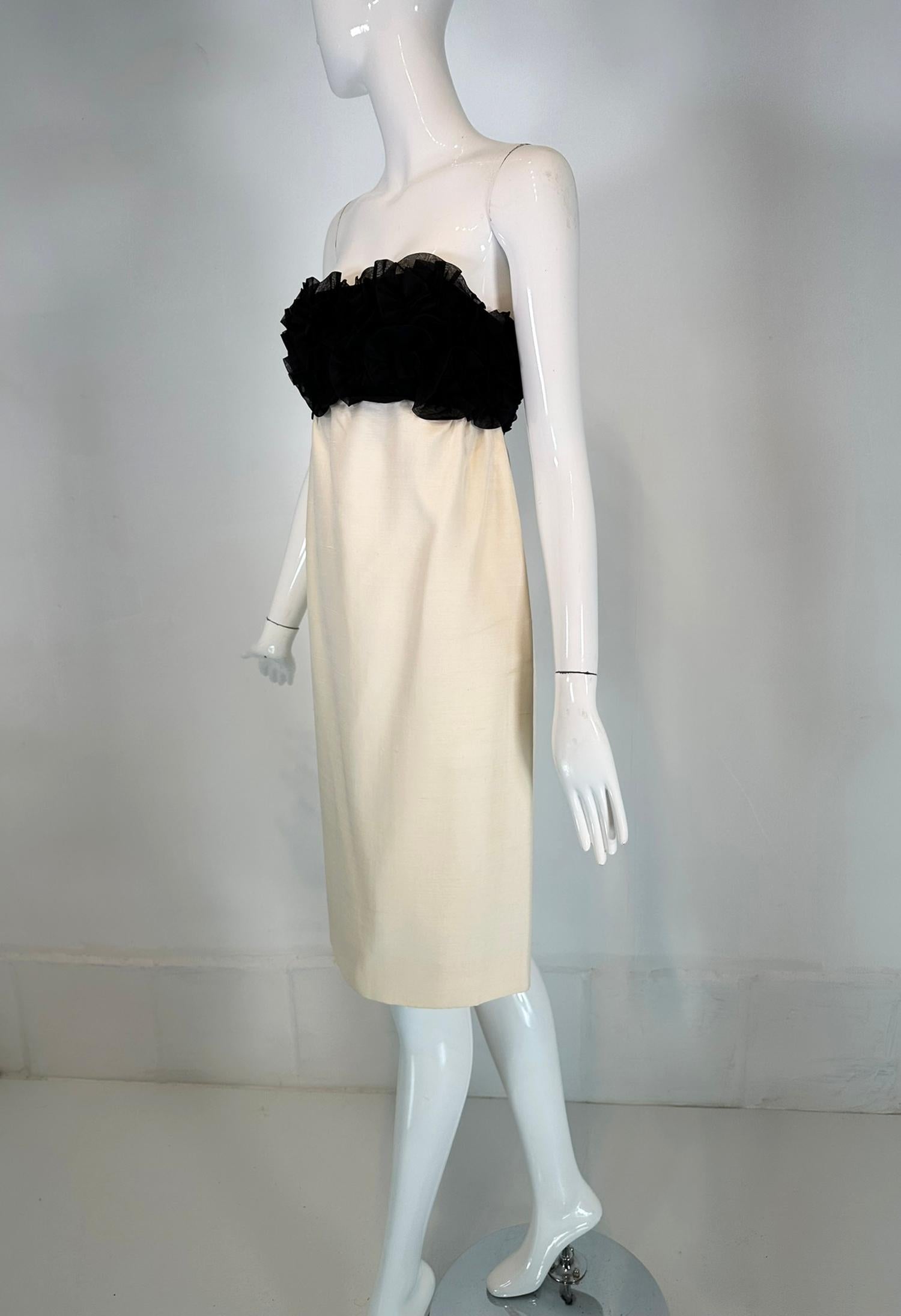 Black & Off White Organza & Slub Silk Strapless Cocktail Dress 1960s S.H. Hirsh For Sale 6