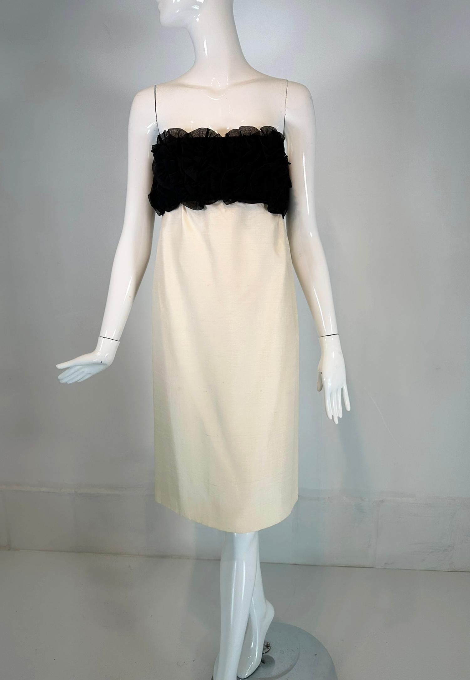 Black & Off White Organza & Slub Silk Strapless Cocktail Dress 1960s S.H. Hirsh For Sale 8