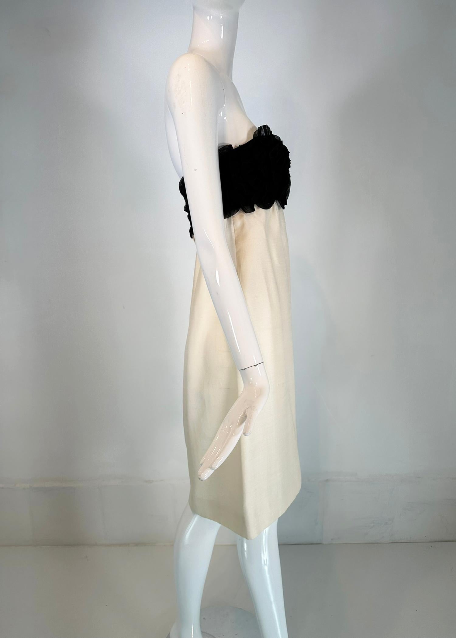 Women's Black & Off White Organza & Slub Silk Strapless Cocktail Dress 1960s S.H. Hirsh For Sale