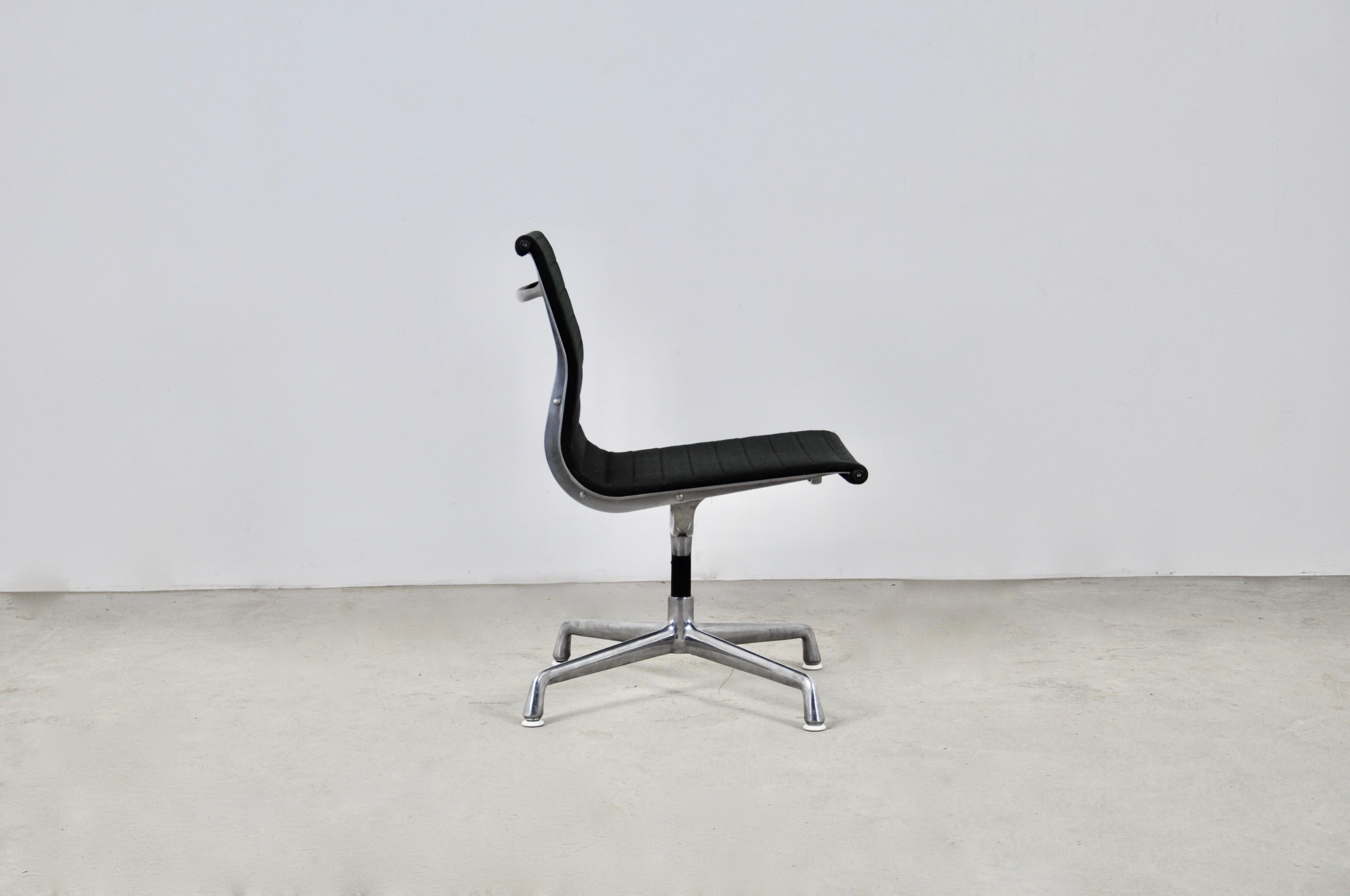 Central American Black Office chair by Charles &Ray Eames for Herman Miller, 1960s For Sale