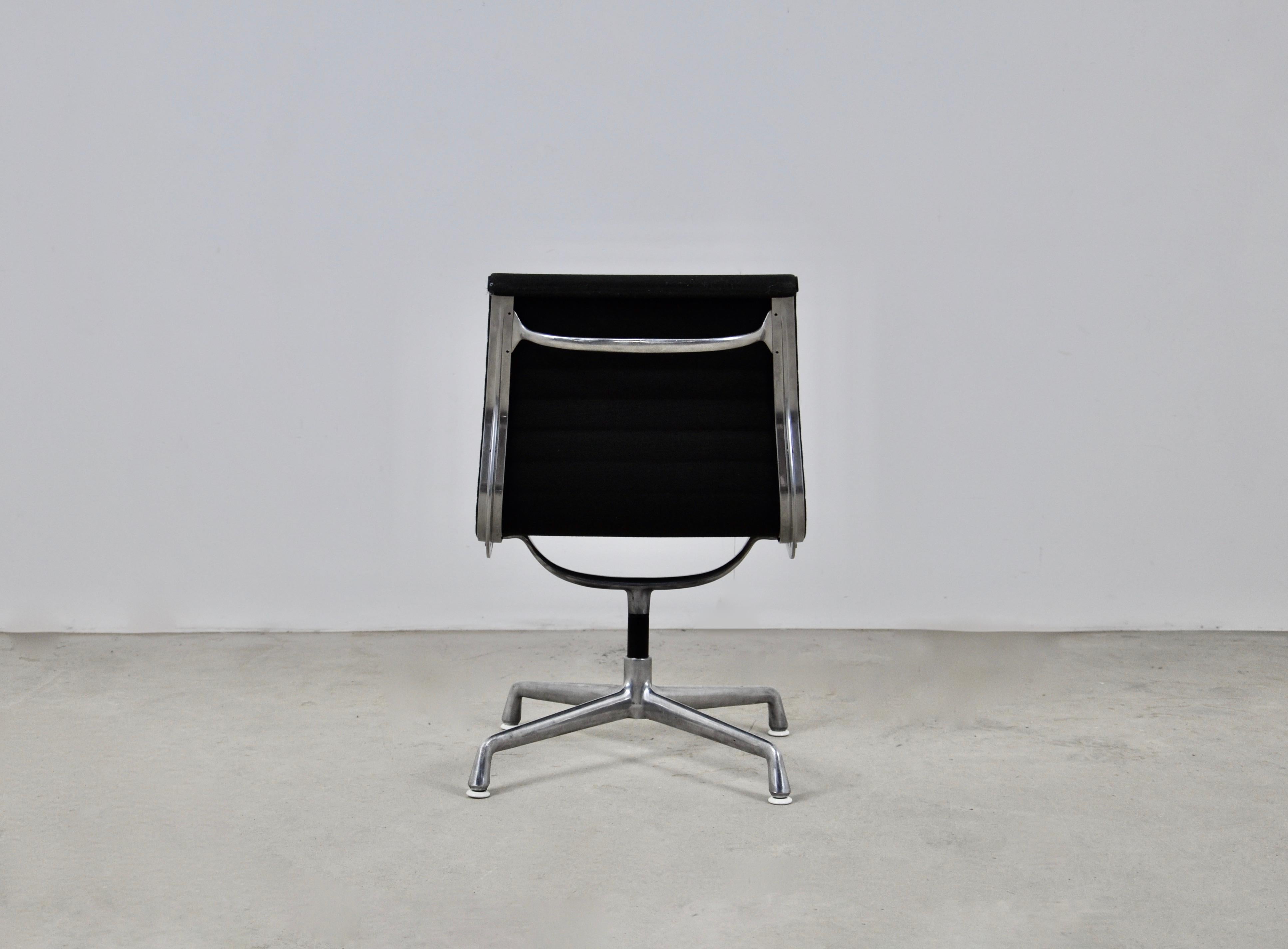 Chaise de bureau noire de Charles &Ray Eames pour Herman Miller, années 1960 Bon état - En vente à Lasne, BE