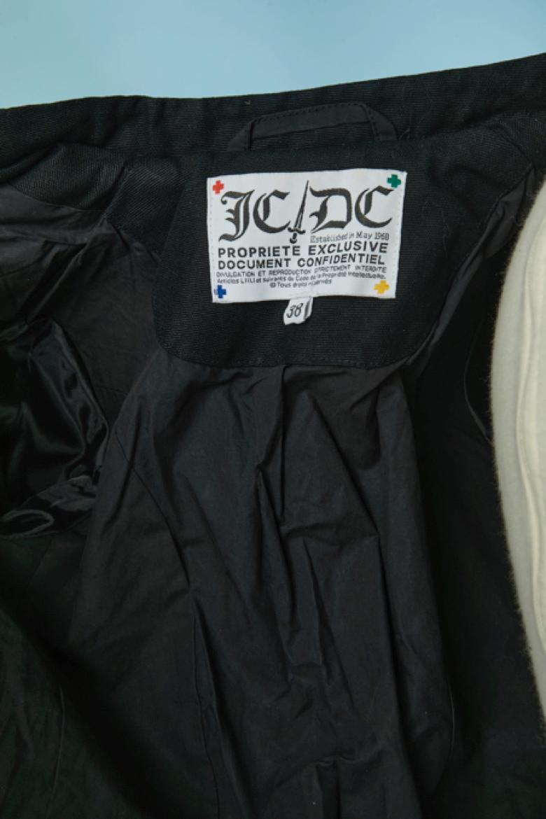 Chaqueta negra de oficiante con ribetes blancos JC/DC en venta 2