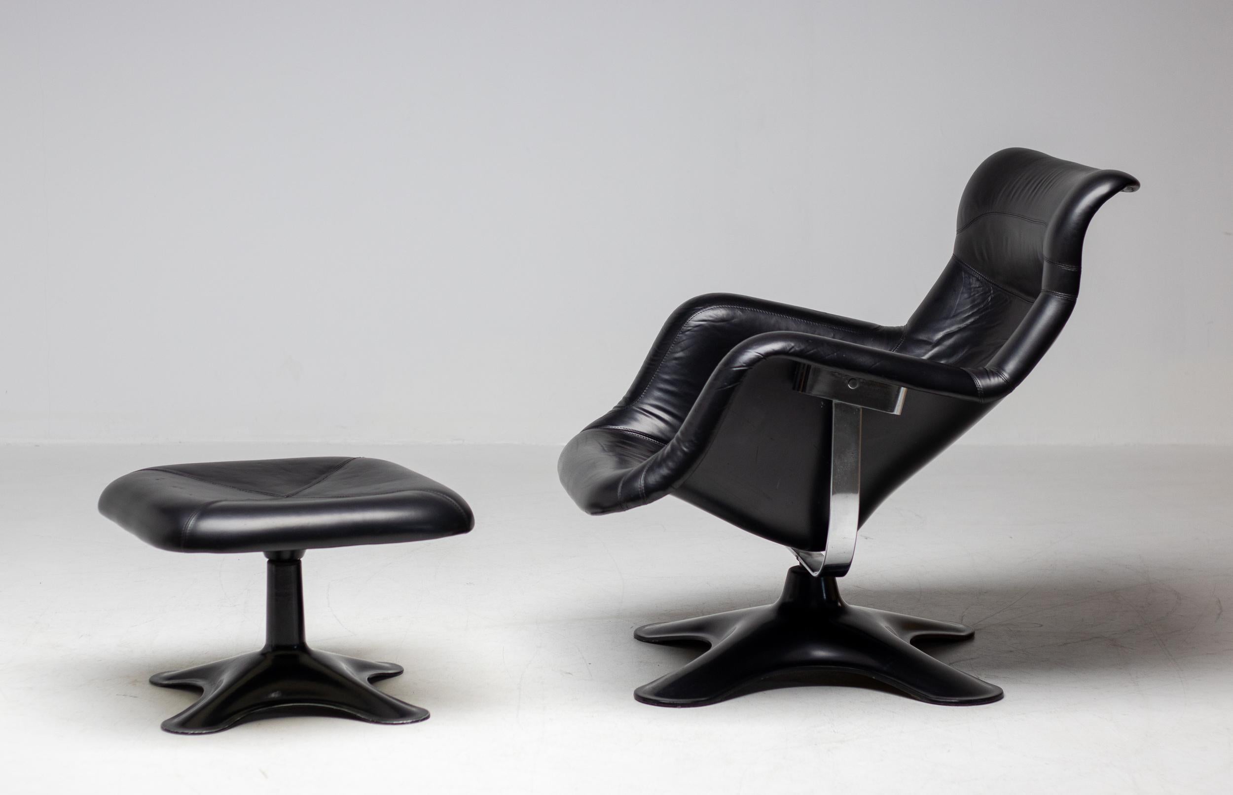 Wonderful vintage early 1970s version of this iconic Scandinavian Classic with rare matching swiveling ottoman. Arguably the most comfortable, futuristic and elegant chair created in the 1960s.
This set is in remarkable vintage condition.
Marked