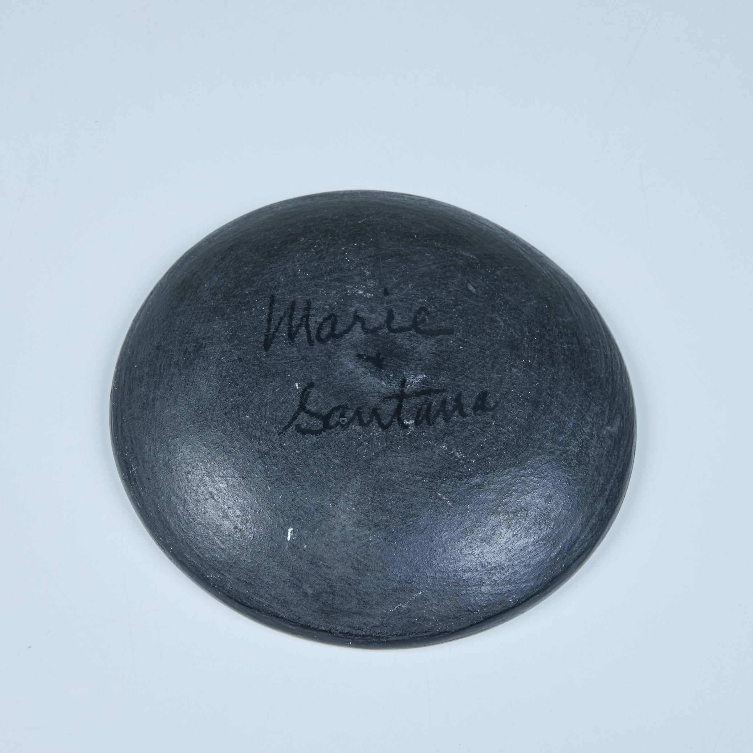 Assiette en poterie noir sur noir de Maria Martinez en vente 4