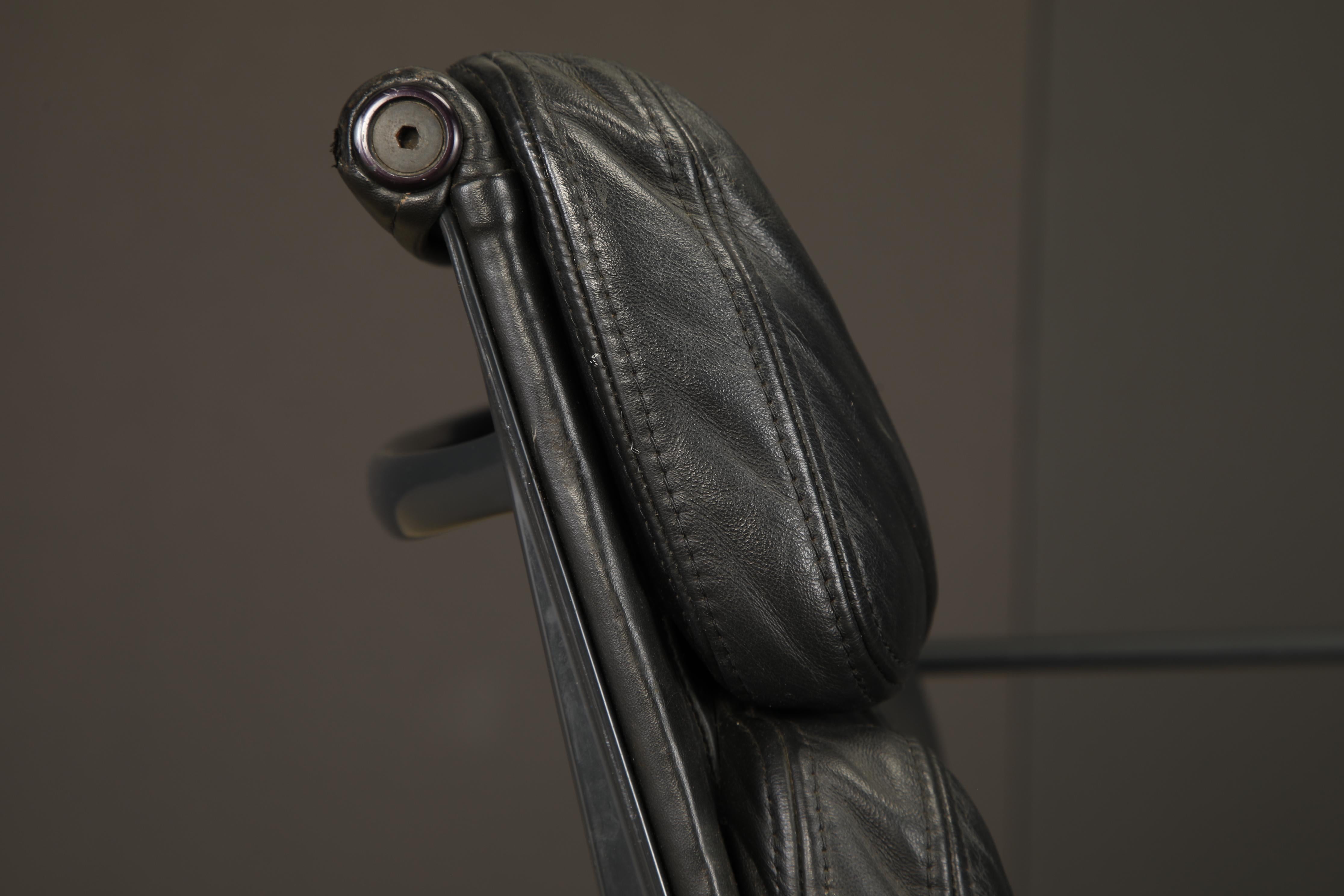 Sedia da scrivania Soft Pad Nero su Nero di Charles Eames per Herman Miller, firmata in vendita 9