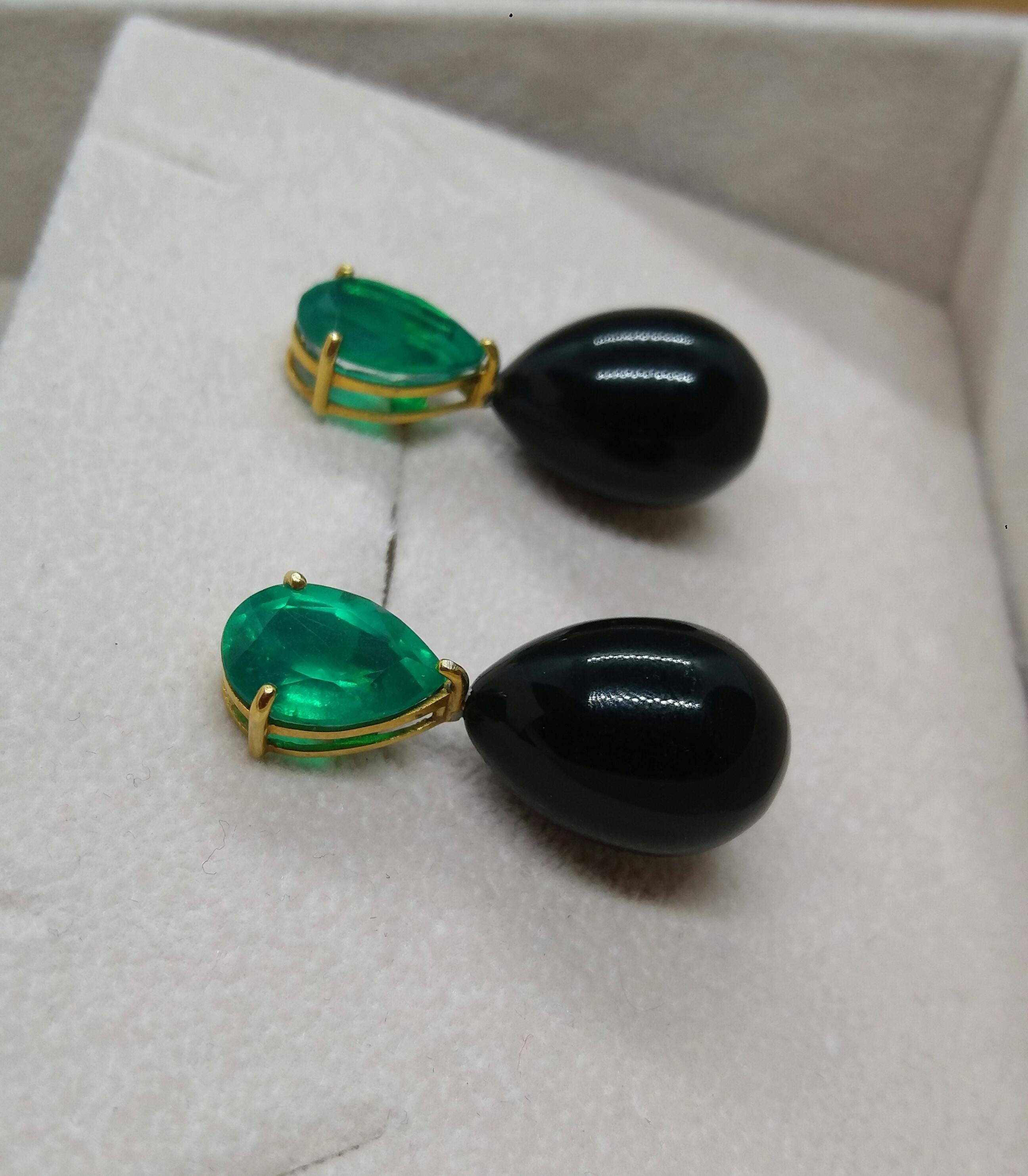Pear Cut Black Onix Round Drops Faceted Pear Shape Green Quartz 14 Karat Gold Earrings For Sale