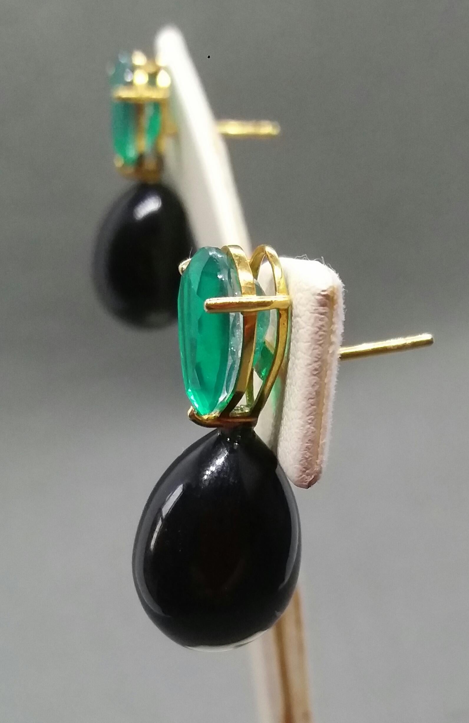 Women's Black Onix Round Drops Faceted Pear Shape Green Quartz 14 Karat Gold Earrings For Sale
