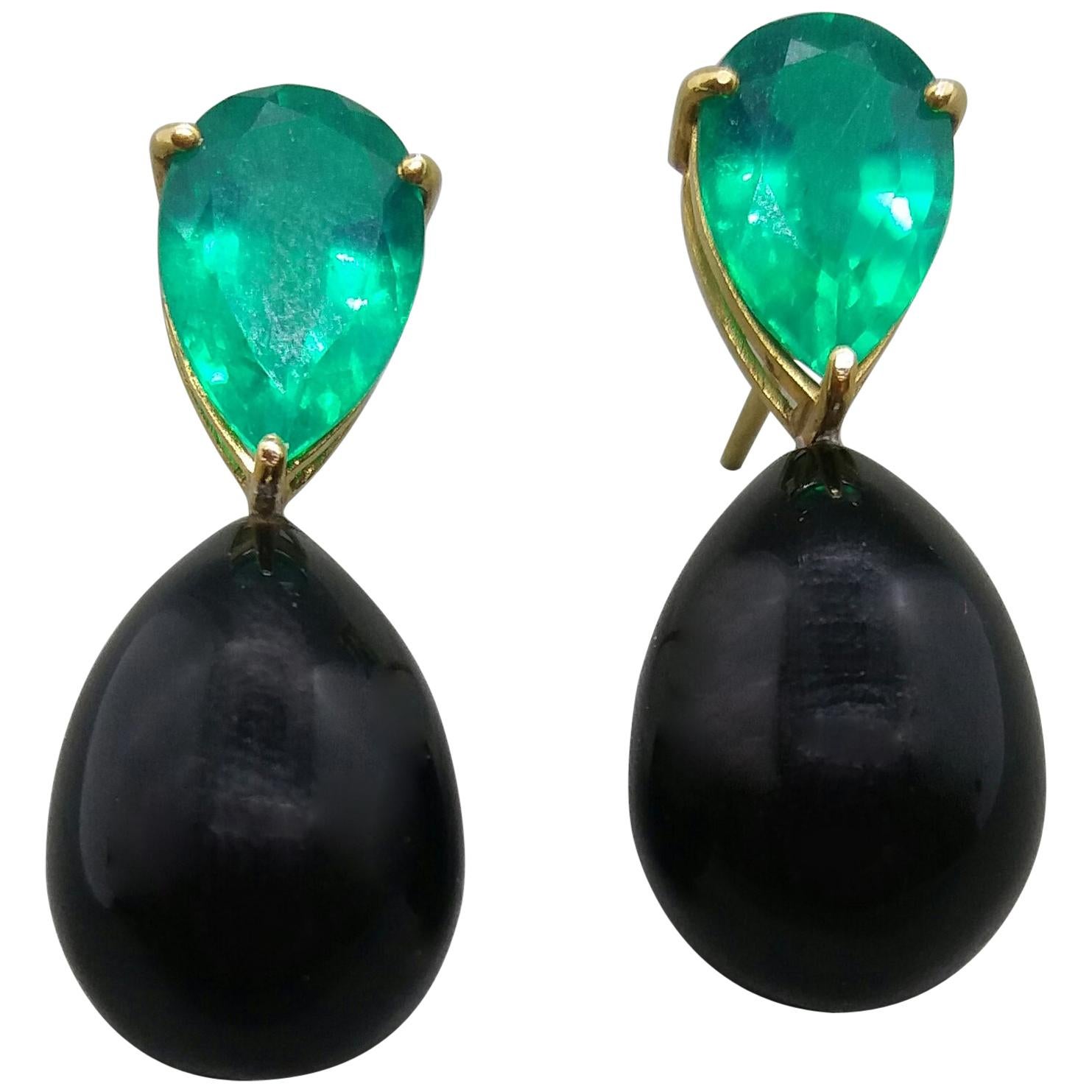 Black Onix Round Drops Faceted Pear Shape Green Quartz 14 Karat Gold Earrings For Sale