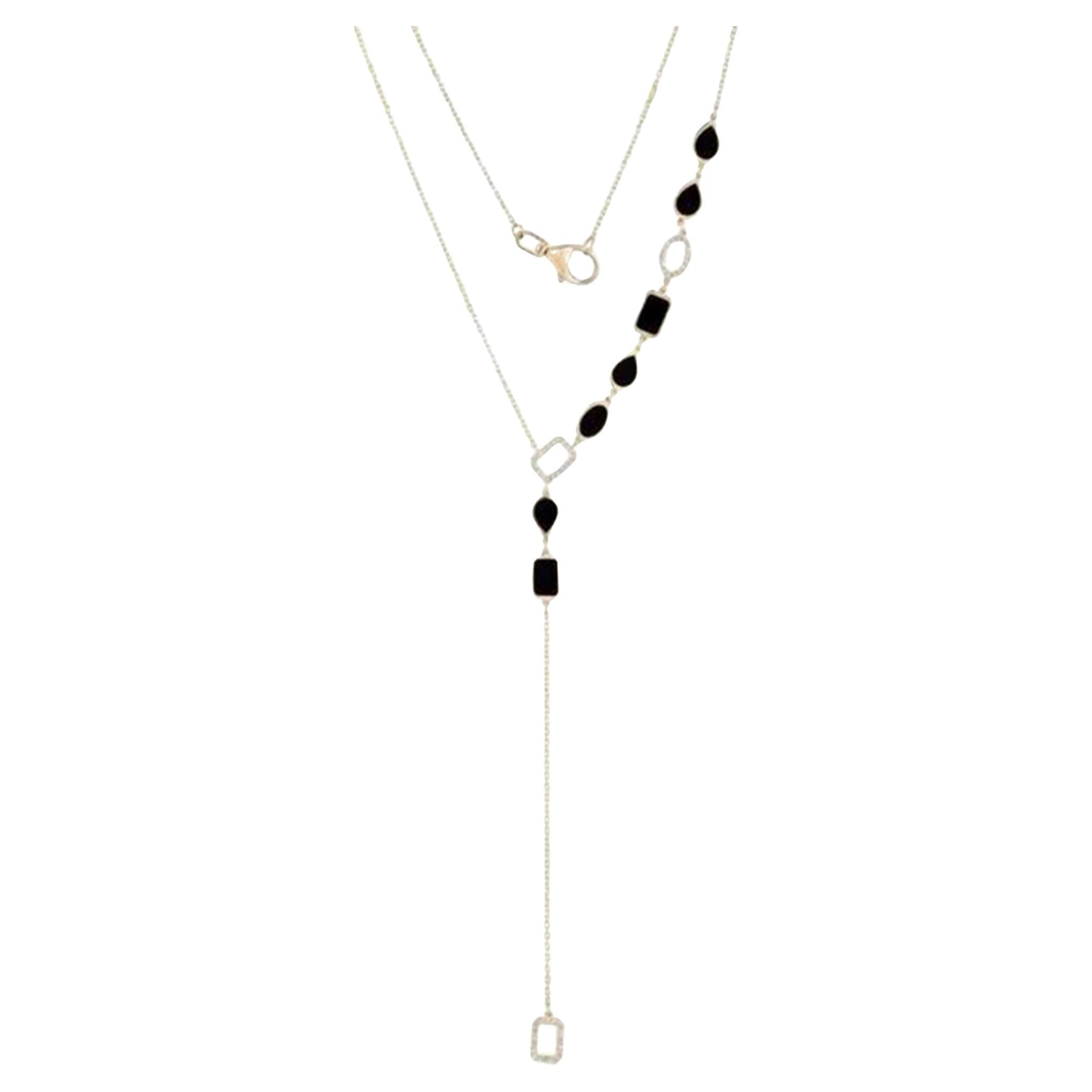 What is a lariat necklace?