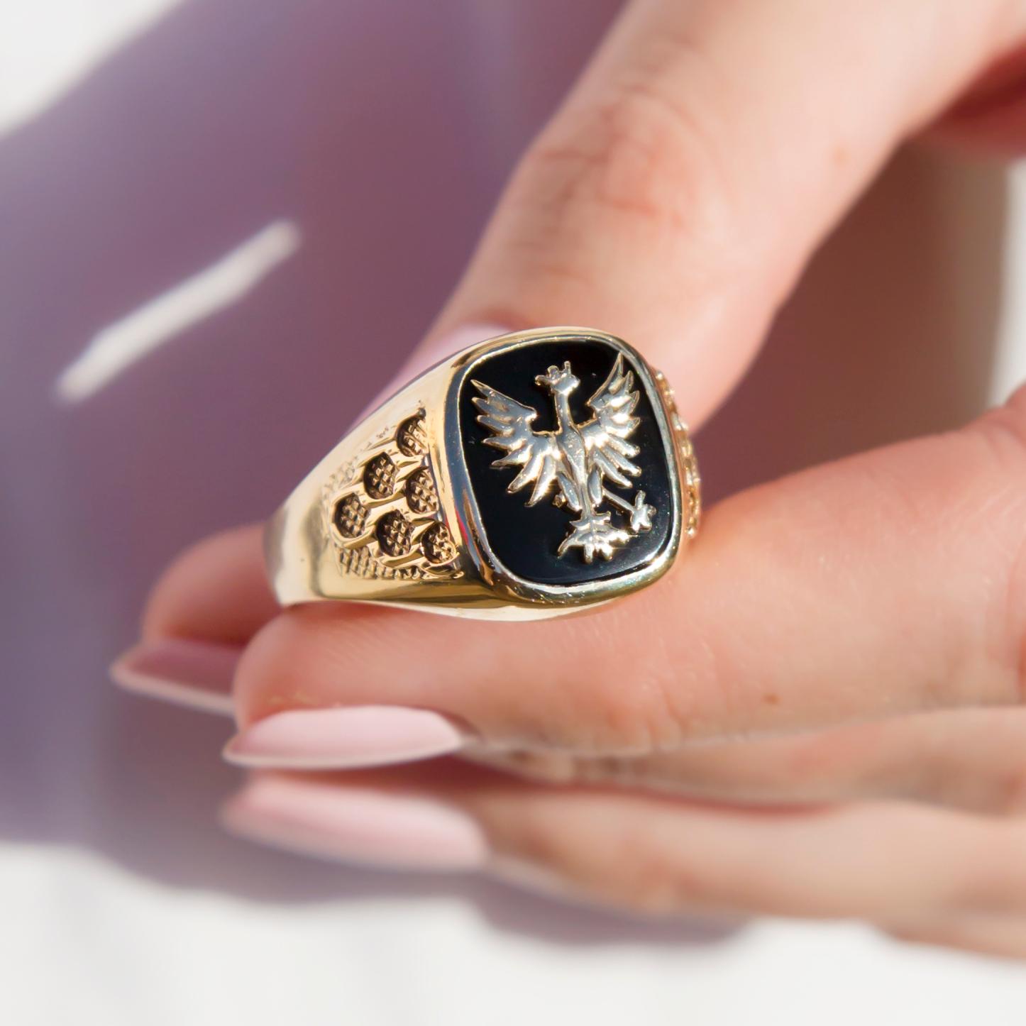 Black Onyx 9 Carat Yellow Gold Mens Vintage Signet Ring with Pheonix Design In Good Condition In Hamilton, AU