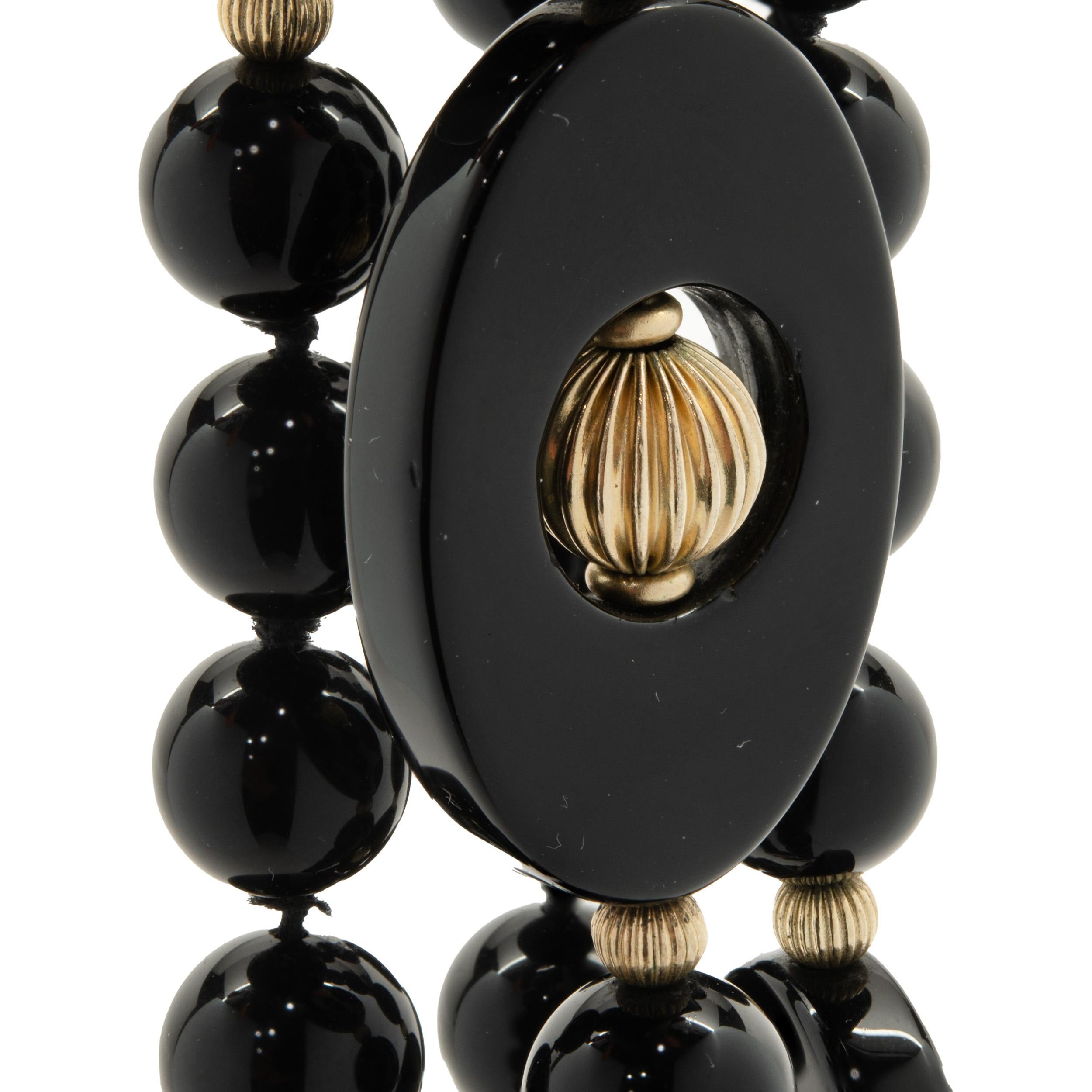 Perlenkette aus 14 Karat Gelbgold mit schwarzem Onyx und Perlen (Rohschliff) im Angebot