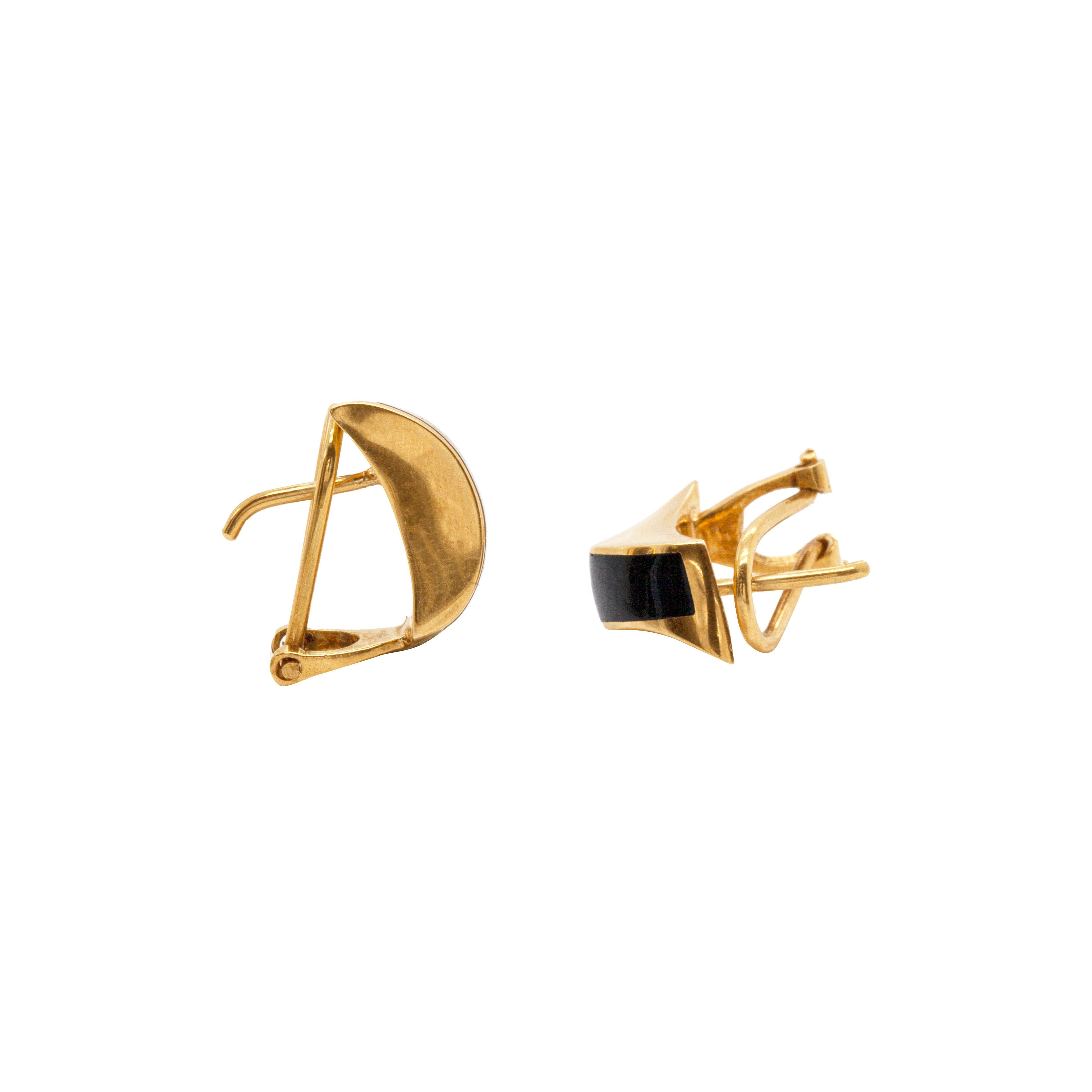 Set aus gedrehten Ringen und Ohrringen aus schwarzem Onyx und 18 Karat Gelbgold x 2 gedrehten Ringen  (Moderne) im Angebot