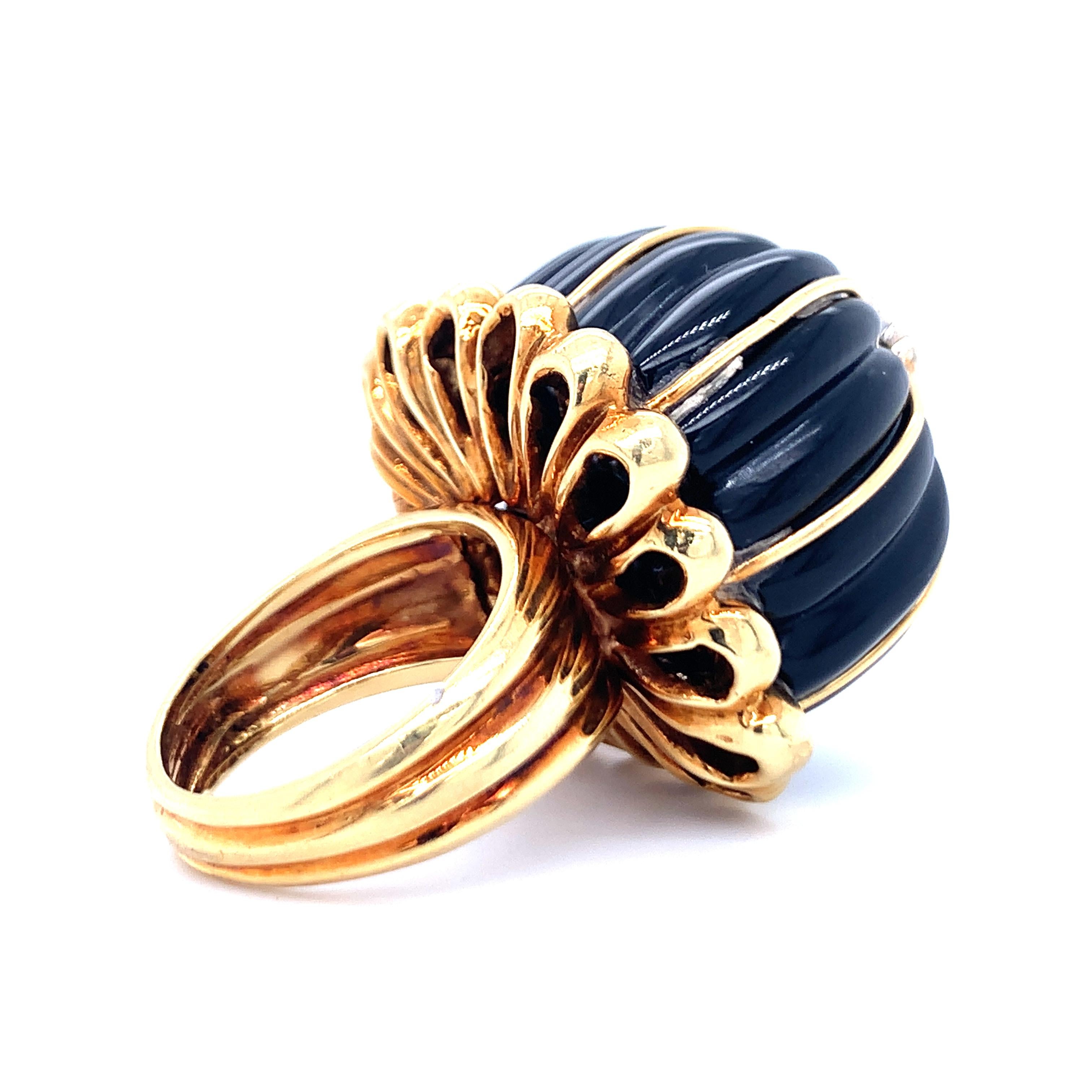 Round Cut Black Onyx and Diamond 18K Yellow Gold Ring For Sale