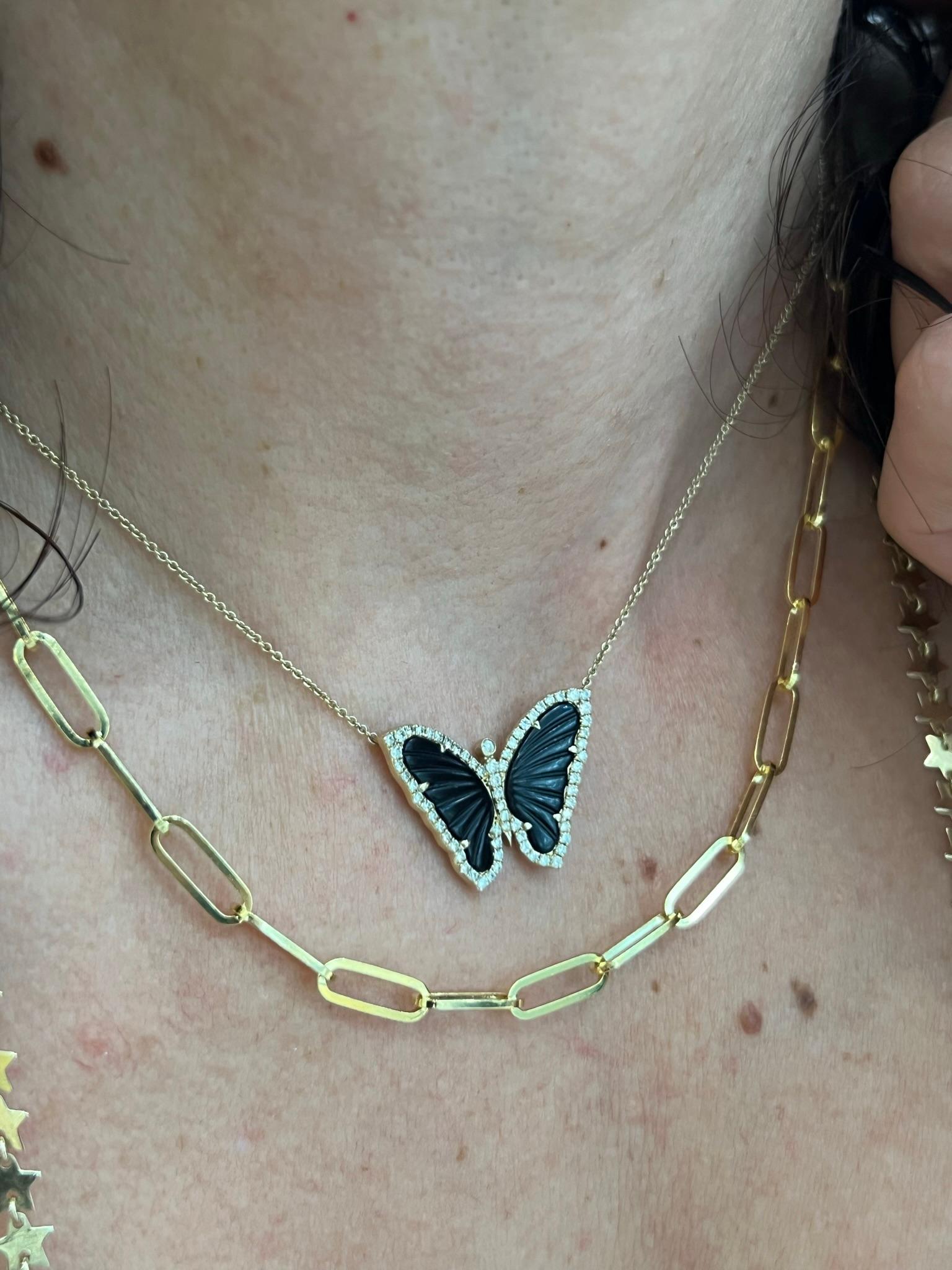 Moderne Collier pendentif papillon en onyx noir et diamants en vente