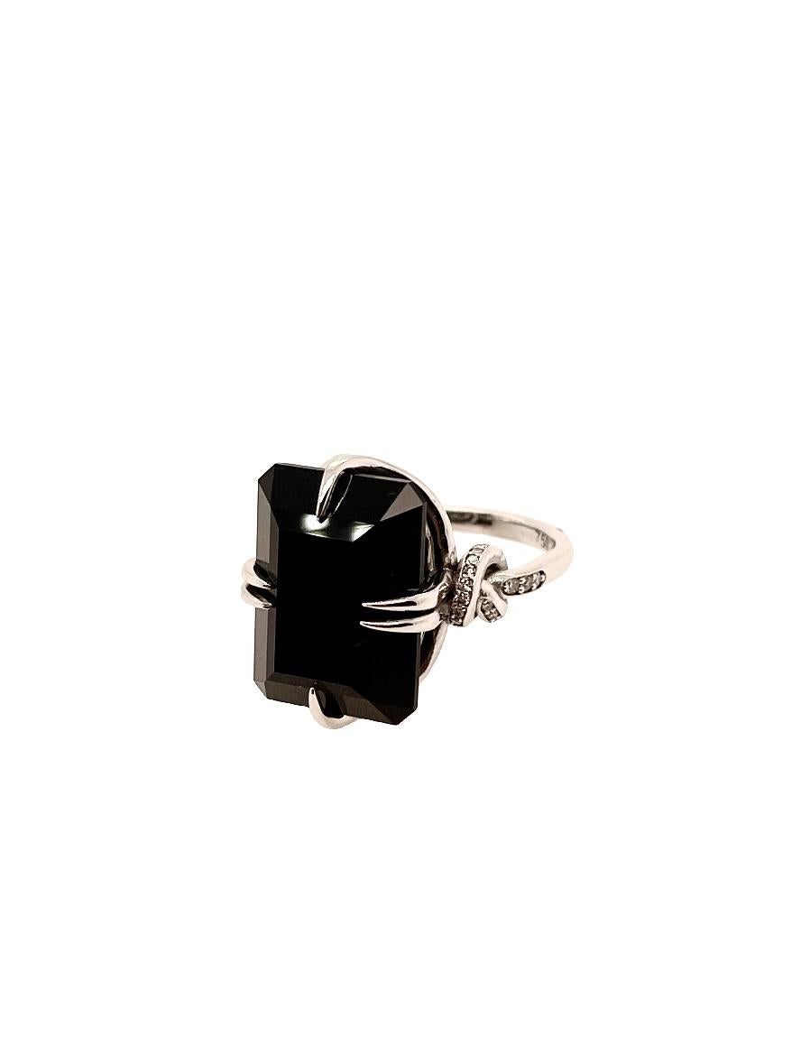 For Sale:  Black Onyx and Diamond Cocktail Forget Me Knot Unisex ring in 18ct white gold  5