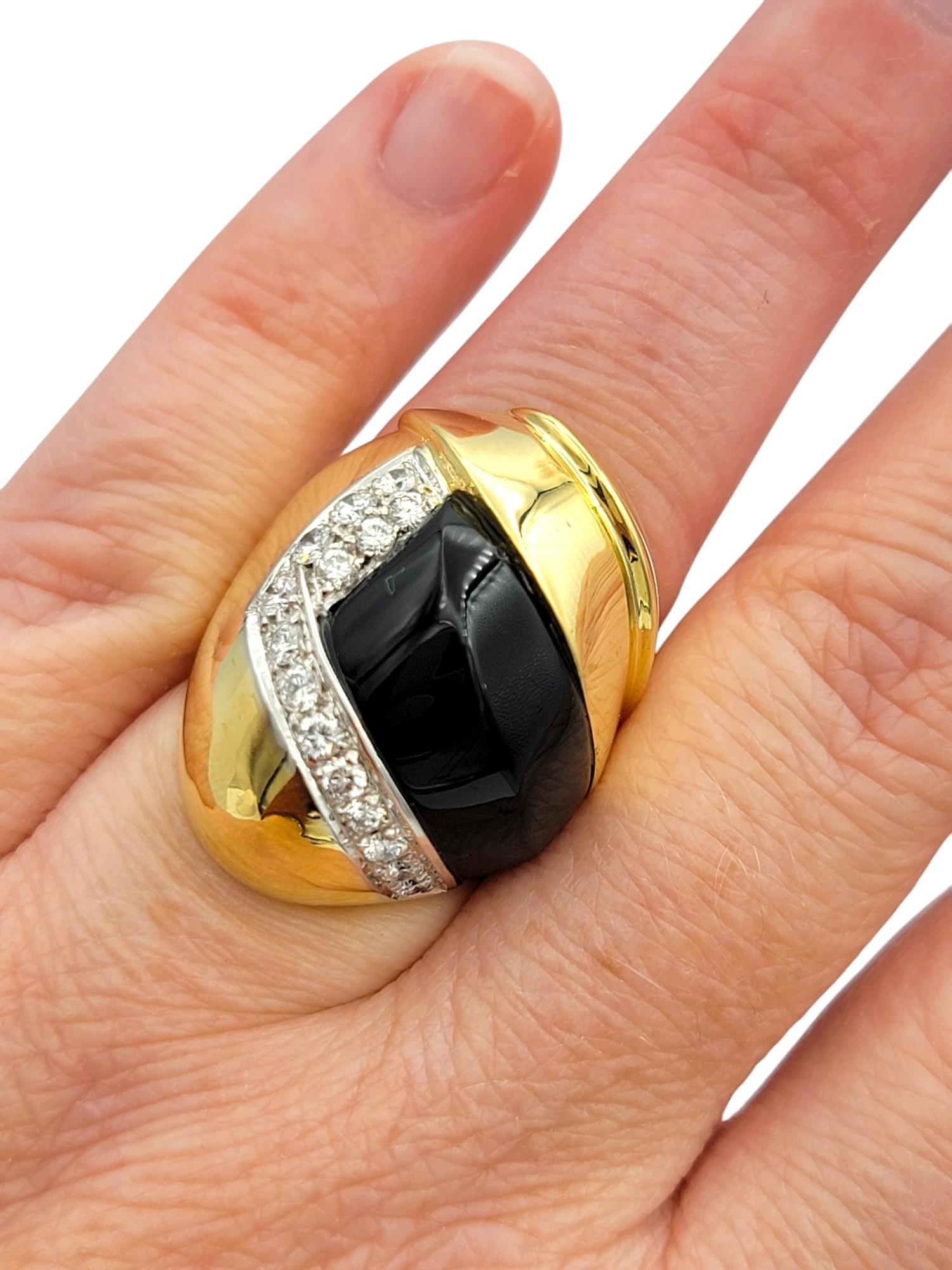 Anello con cupola in onice nera e diamanti in oro lucido bicolore 18 carati in vendita 4