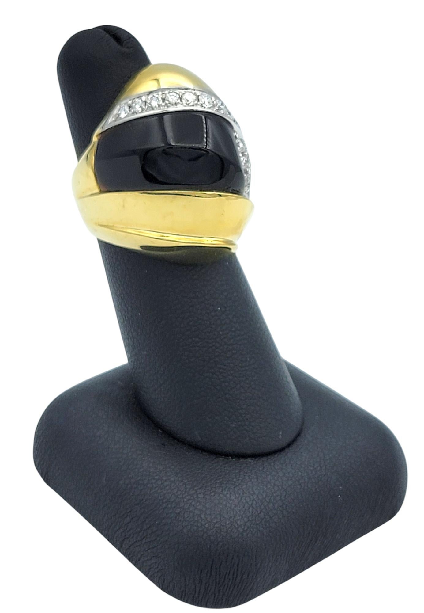 Anello con cupola in onice nera e diamanti in oro lucido bicolore 18 carati in vendita 6