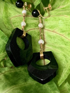 Black Onyx and Fresh Water Pearl 14 Karat Yellow Gold Dangle Screw Back Earrings