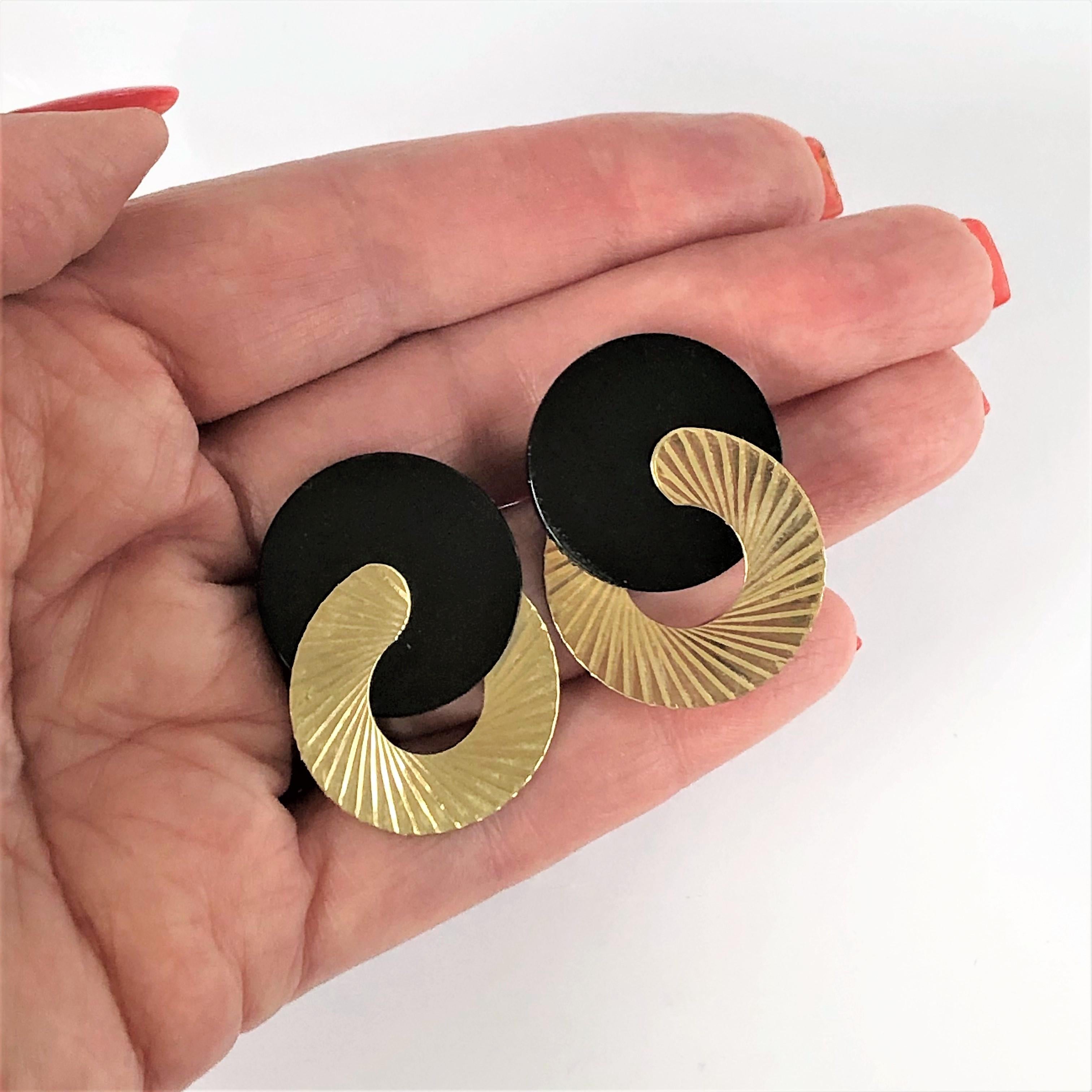 Black Onyx and Gold Modernist Earrings In Good Condition In Palm Beach, FL