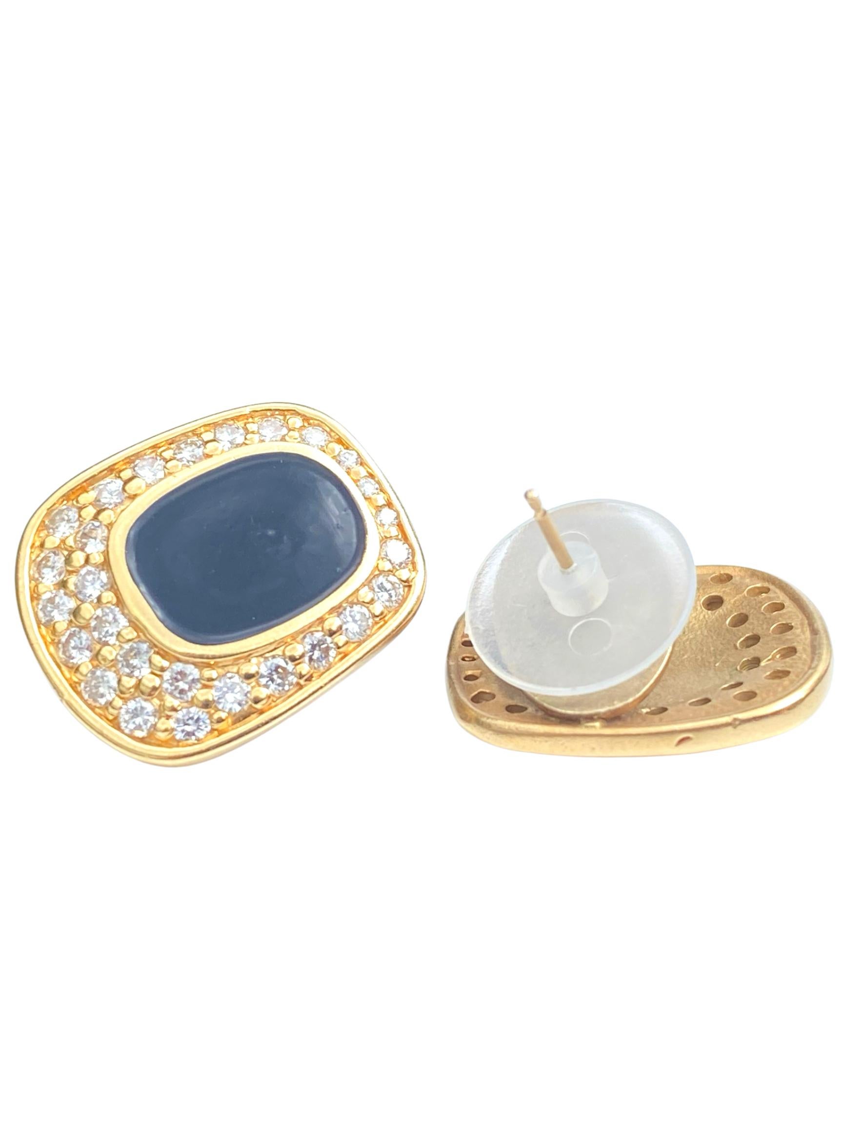 Taille ovale Boucles d'oreilles en or jaune 14k avec onyx noir et diamants taille ronde brillants en vente