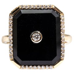 Black Onyx and Round Diamond 9 Carat Yellow Gold Vintage Ring