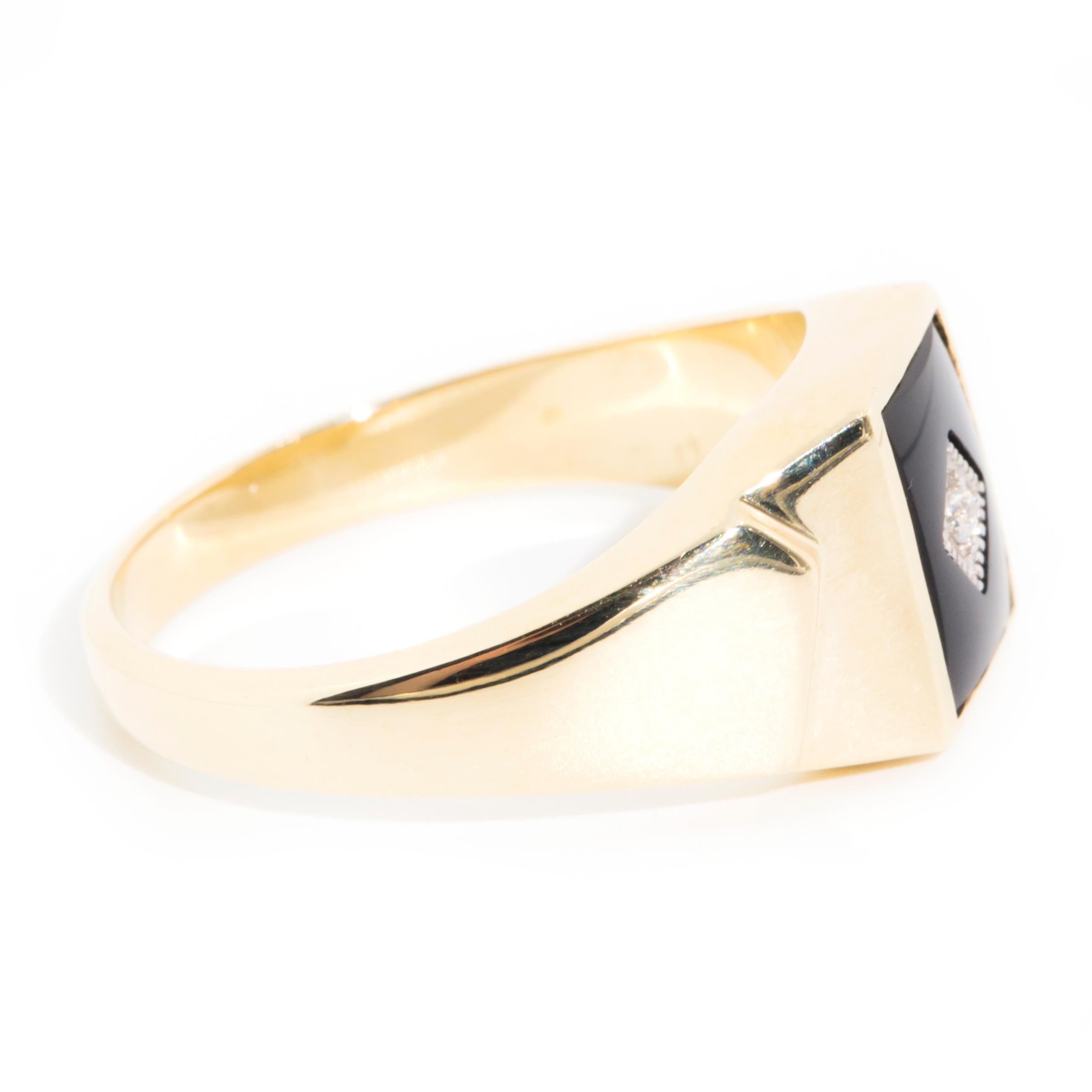 Black Onyx and Round Diamond Men's Vintage Signet Ring in 9 Carat Yellow Gold 3