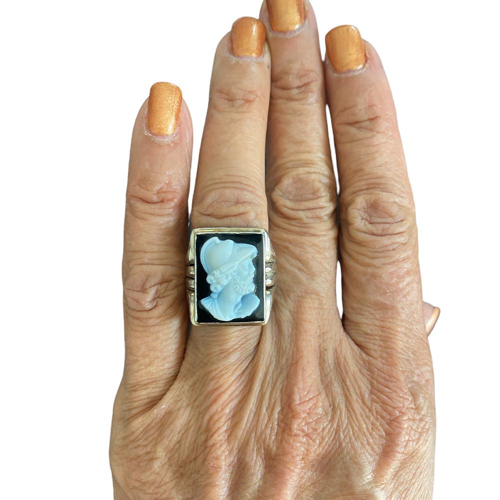 Black Onyx Chalcedony Intaglio Portrait Ring, White Gold Circa 1970's In Good Condition In Laguna Hills, CA