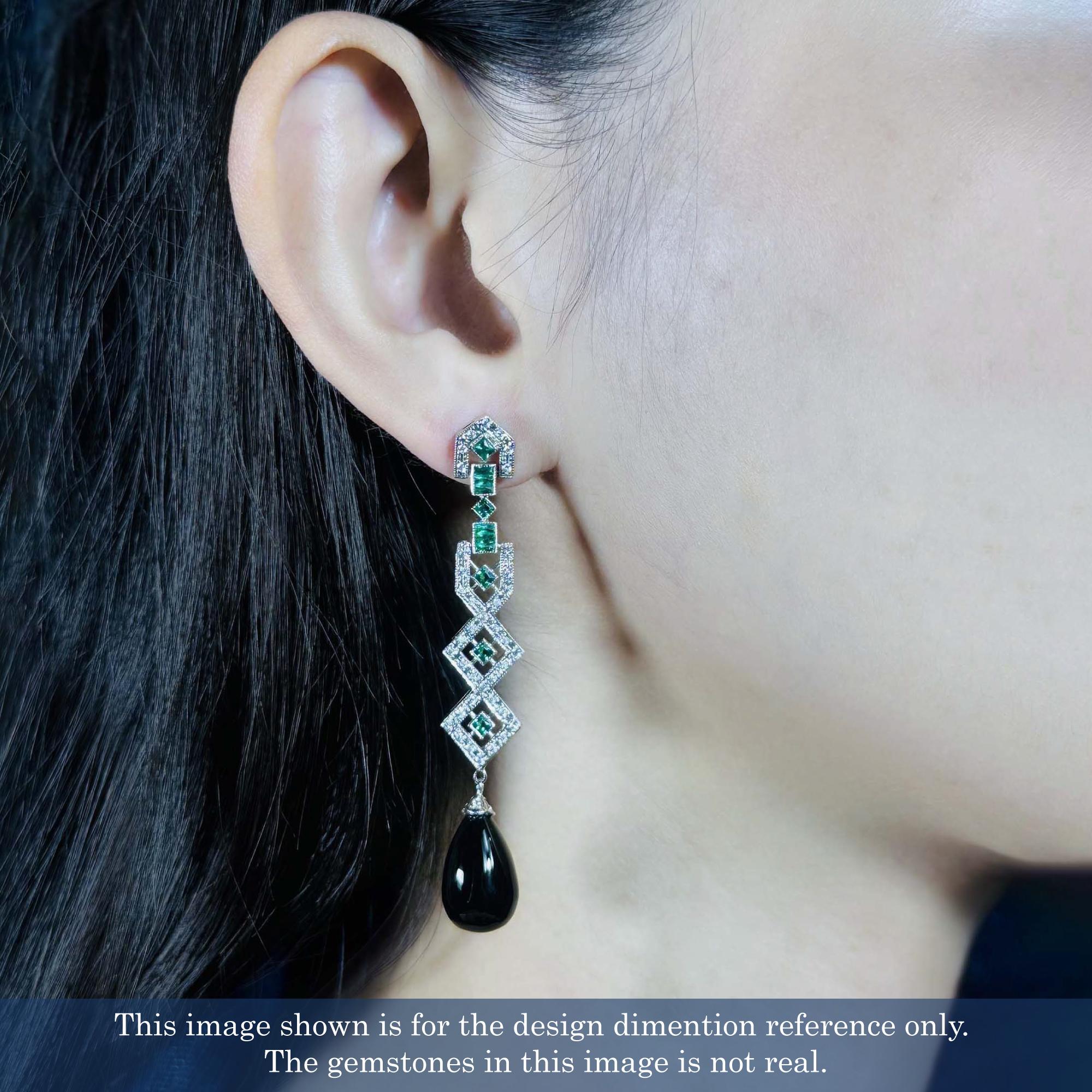 Pendants d'oreilles en or blanc 18 carats avec onyx noir, diamants et émeraudes de style Art déco Pour femmes en vente