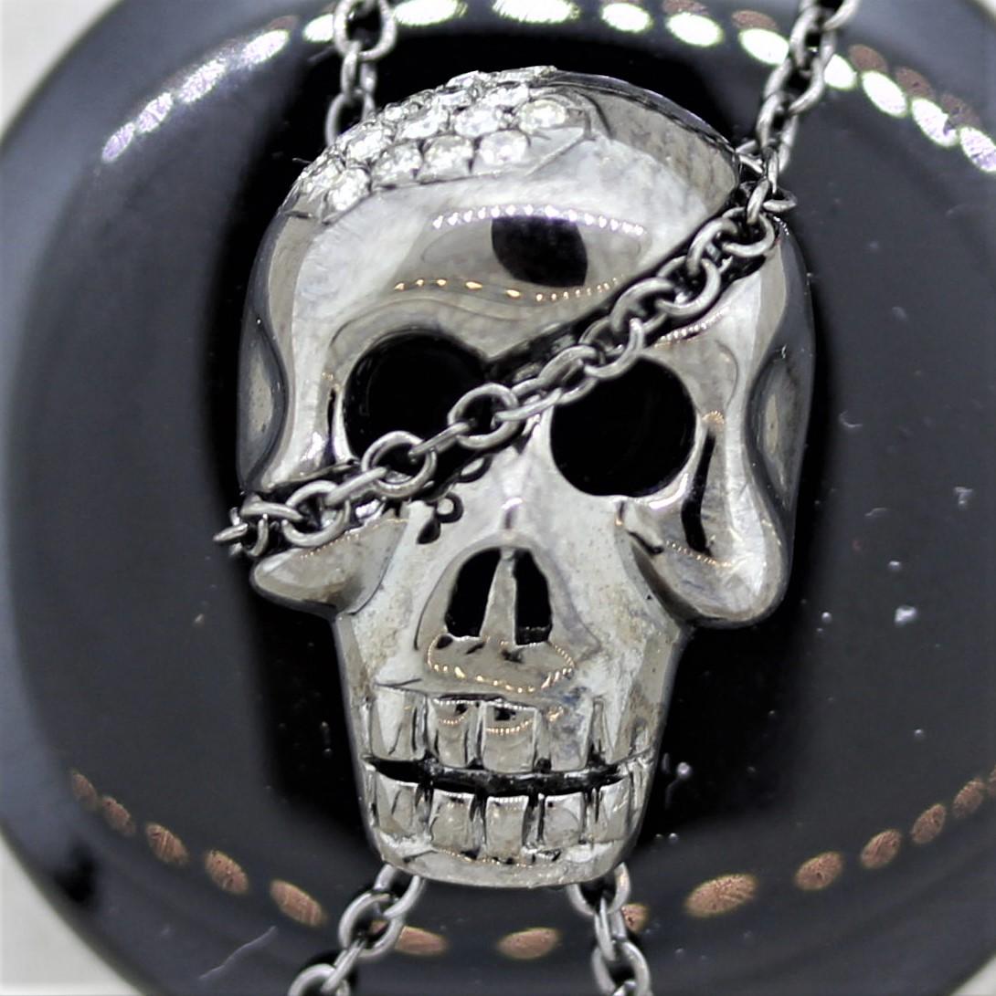 Pendentif crâne en or et rhodium avec onyx noir et diamants Unisexe en vente