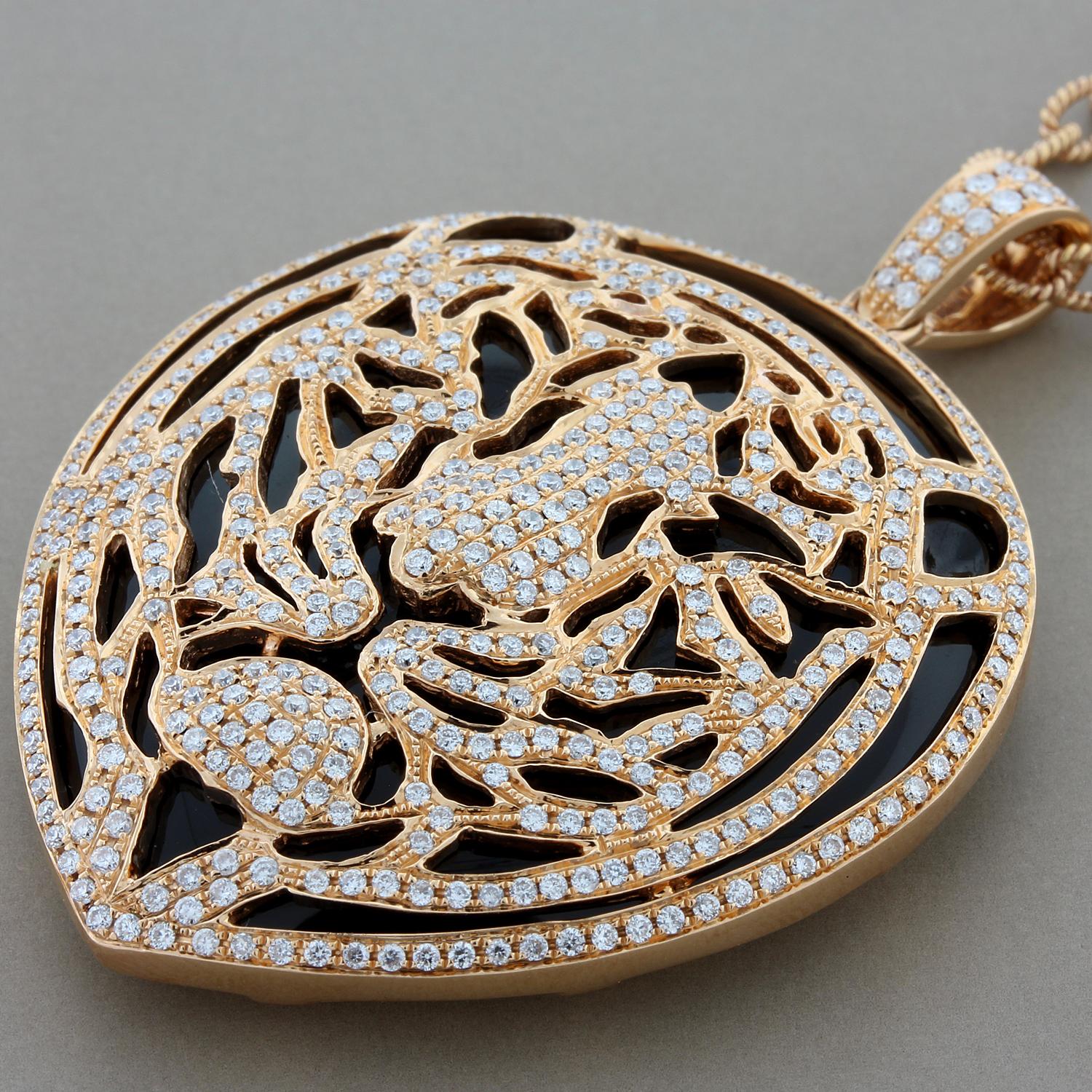 A majestic tiger in an 18K rose gold setting with 1.86 carats of colorless diamonds pave set over a smooth black onyx.
 
Chain Length: 16.00 inches
Pendant Length: 2.00 inches
Pendant Width: 1.30 inches
