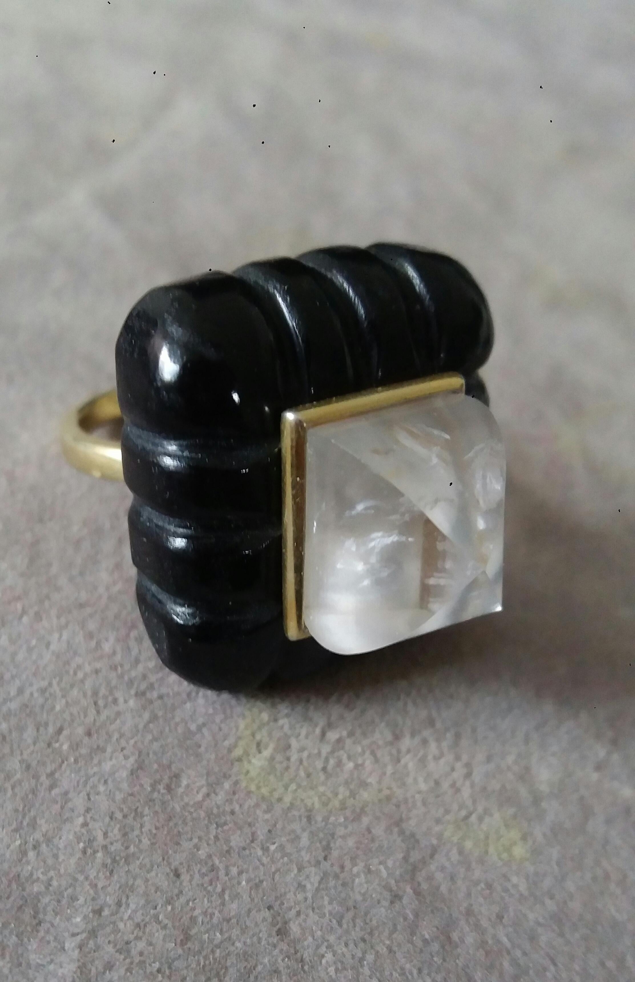 Schwarzer Onyx eingraviert Rechteckige Form Natürliche Quarz Pyramide 14k Solid Gold Ring im Angebot 6