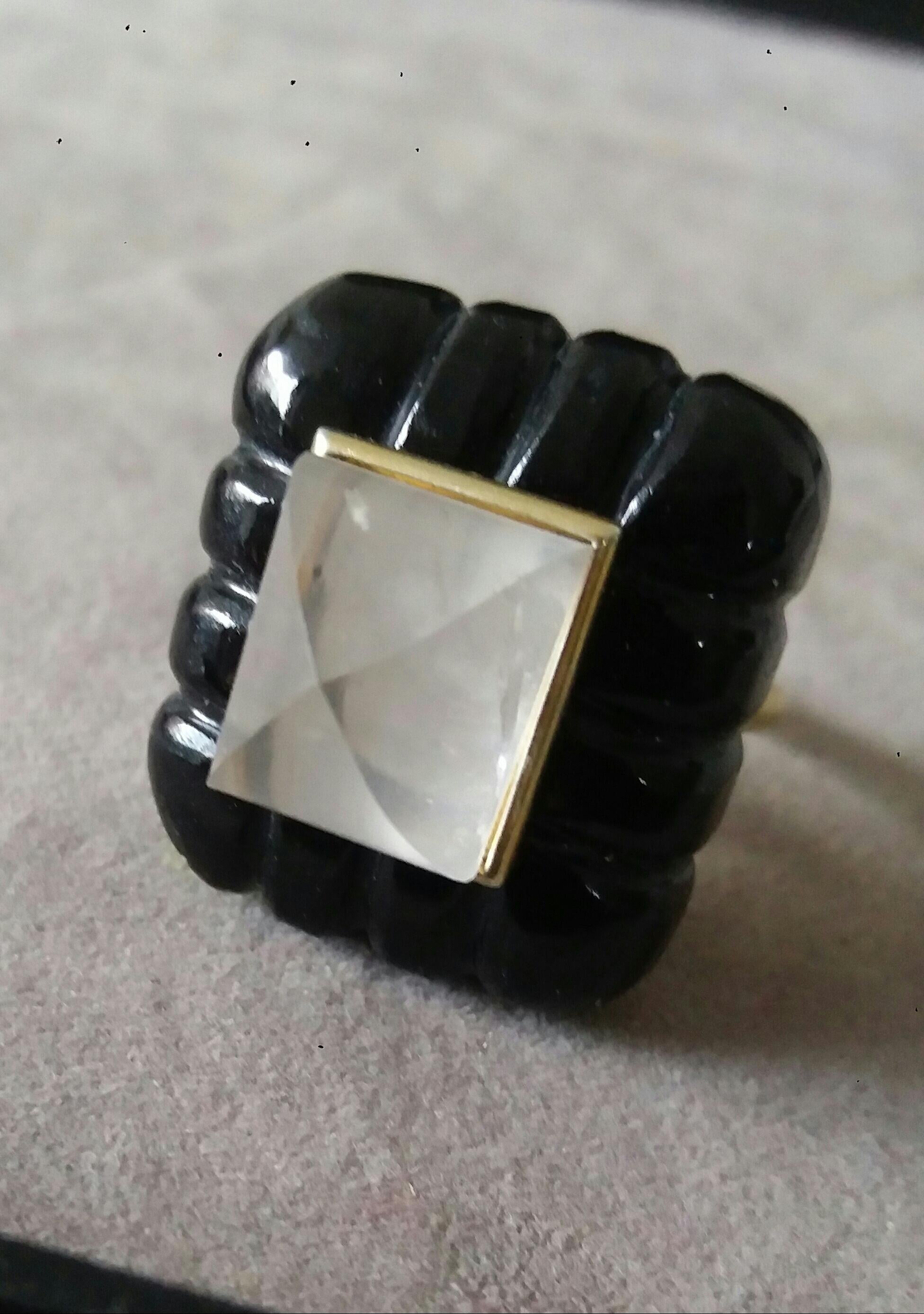 Schwarzer Onyx eingraviert Rechteckige Form Natürliche Quarz Pyramide 14k Solid Gold Ring im Angebot 7