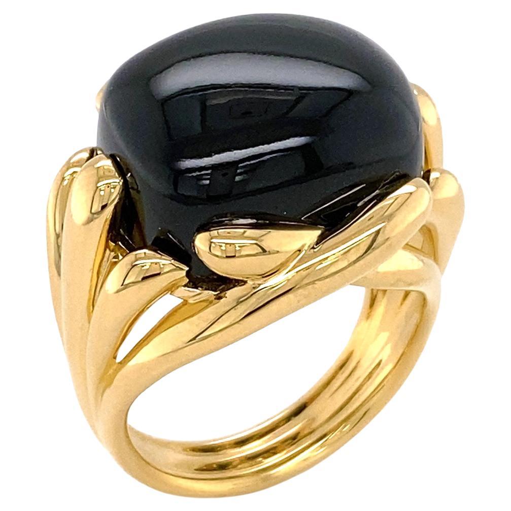 Black Onyx Fluted 18K Yellow Gold Ring For Sale