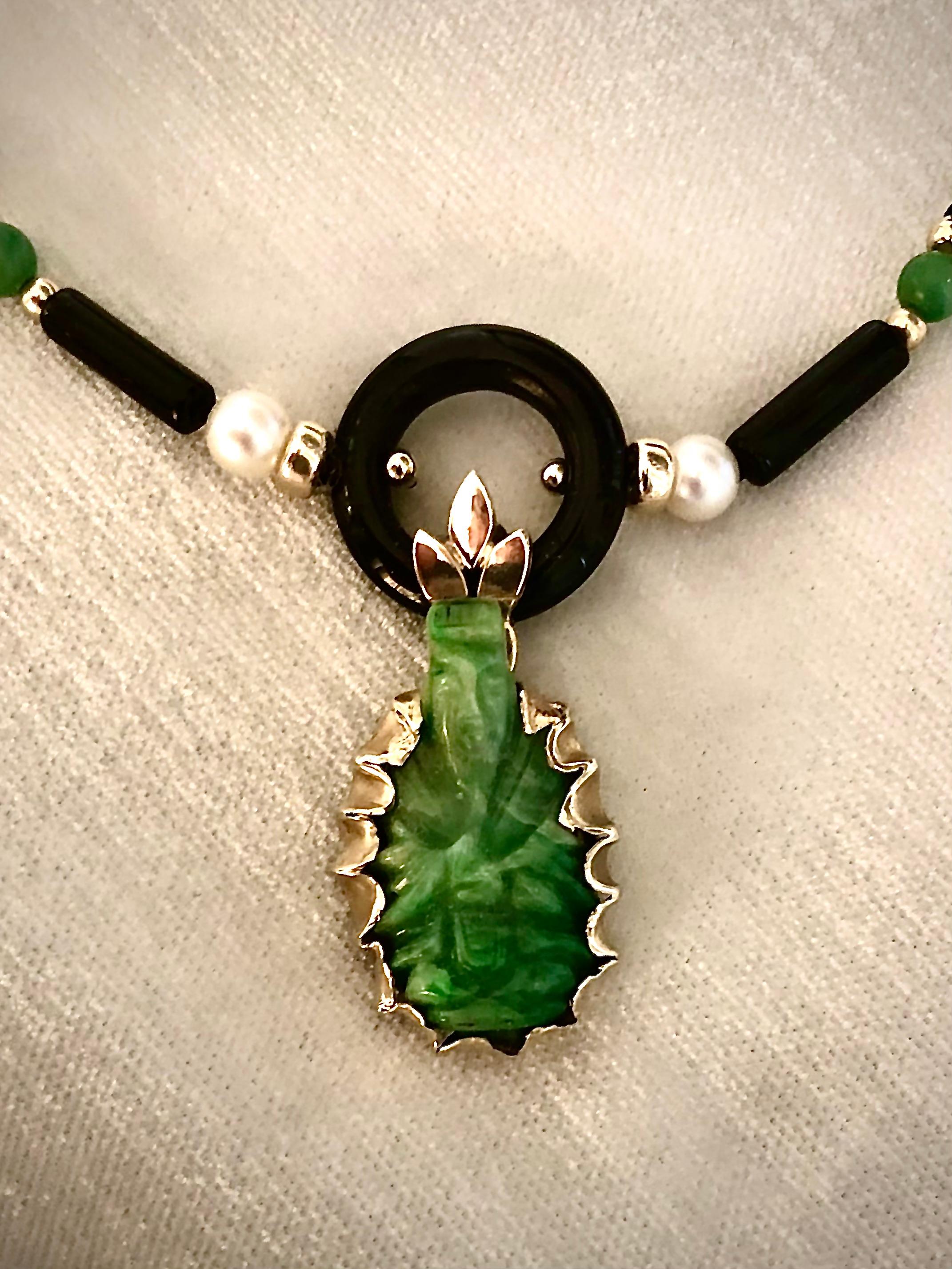 Art Deco Black onyx, green jade and 14kt gold necklace For Sale