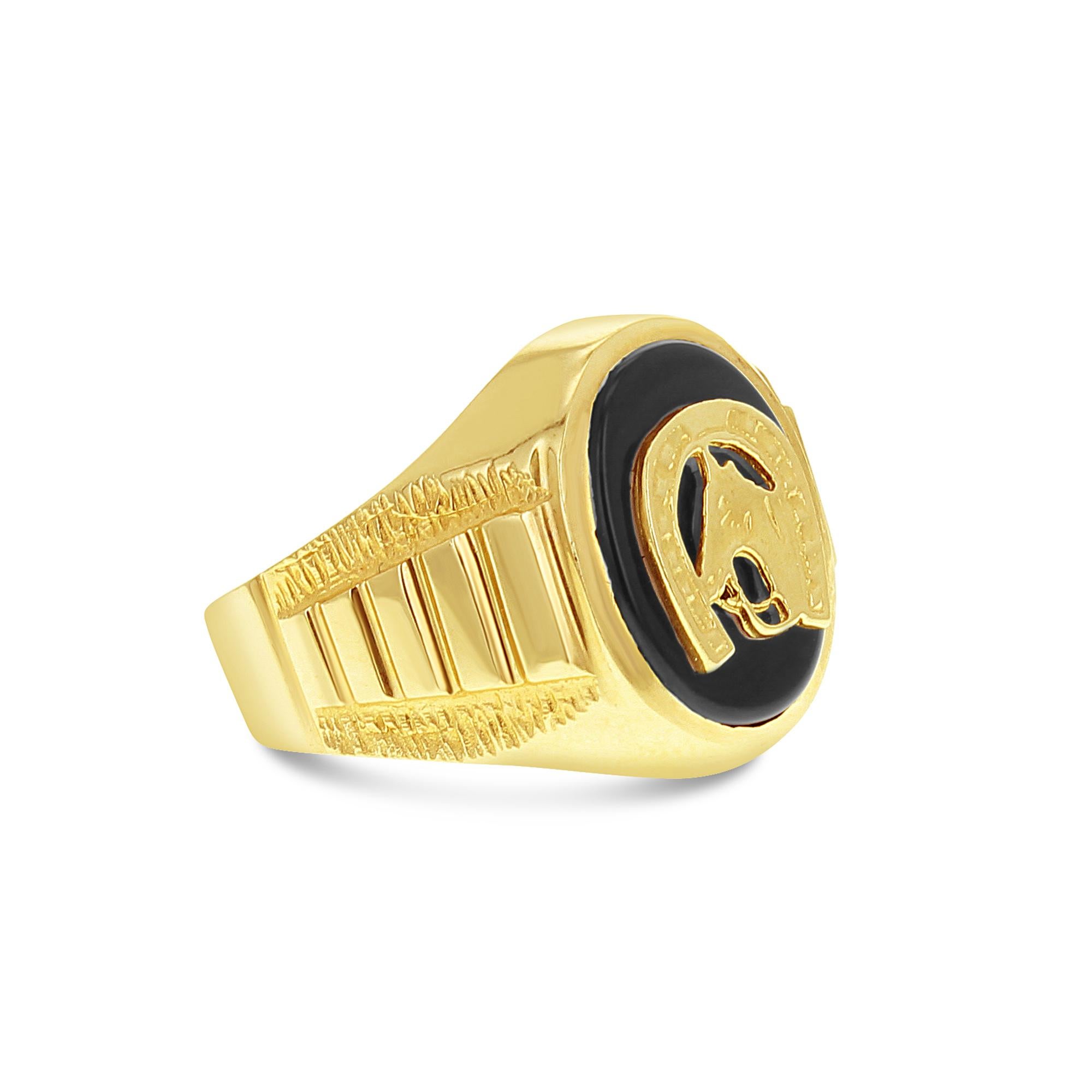 ♥ Product Summary ♥

Stone: Onyx 
Band Material: 14k Yellow Gold (stamped) 
Weight: 9 grams 
Dimensions: 19mm 