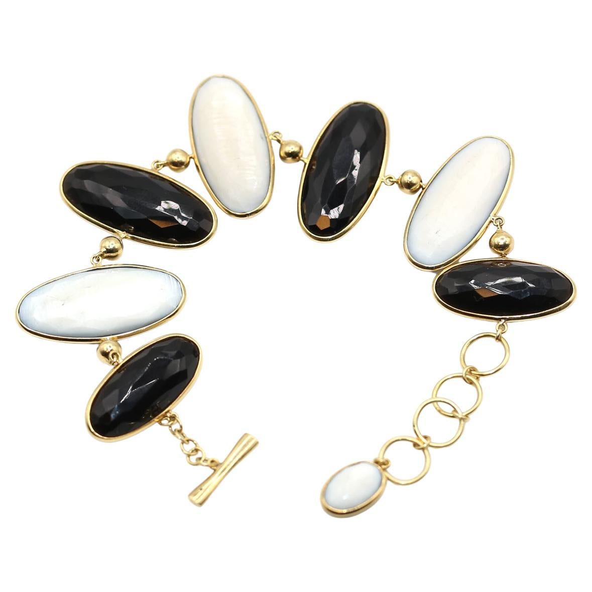 Black Onyx  Mother-Of-Pearl Toggle Double Sided Bracelet 18K  Gold, 1970 For Sale