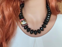 Collier en onyx noir avec perle peinte à la main sur agate rectangulaire noire