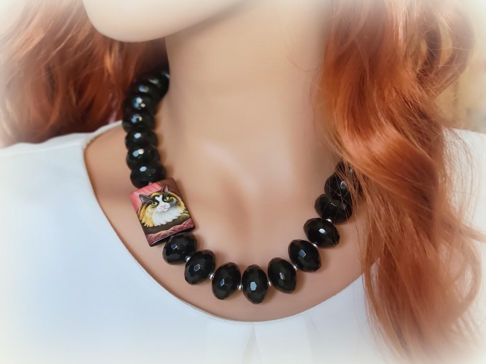 Black Onyx Necklace With Hand Painted Bead On Black Rectangular Agate For Sale 2