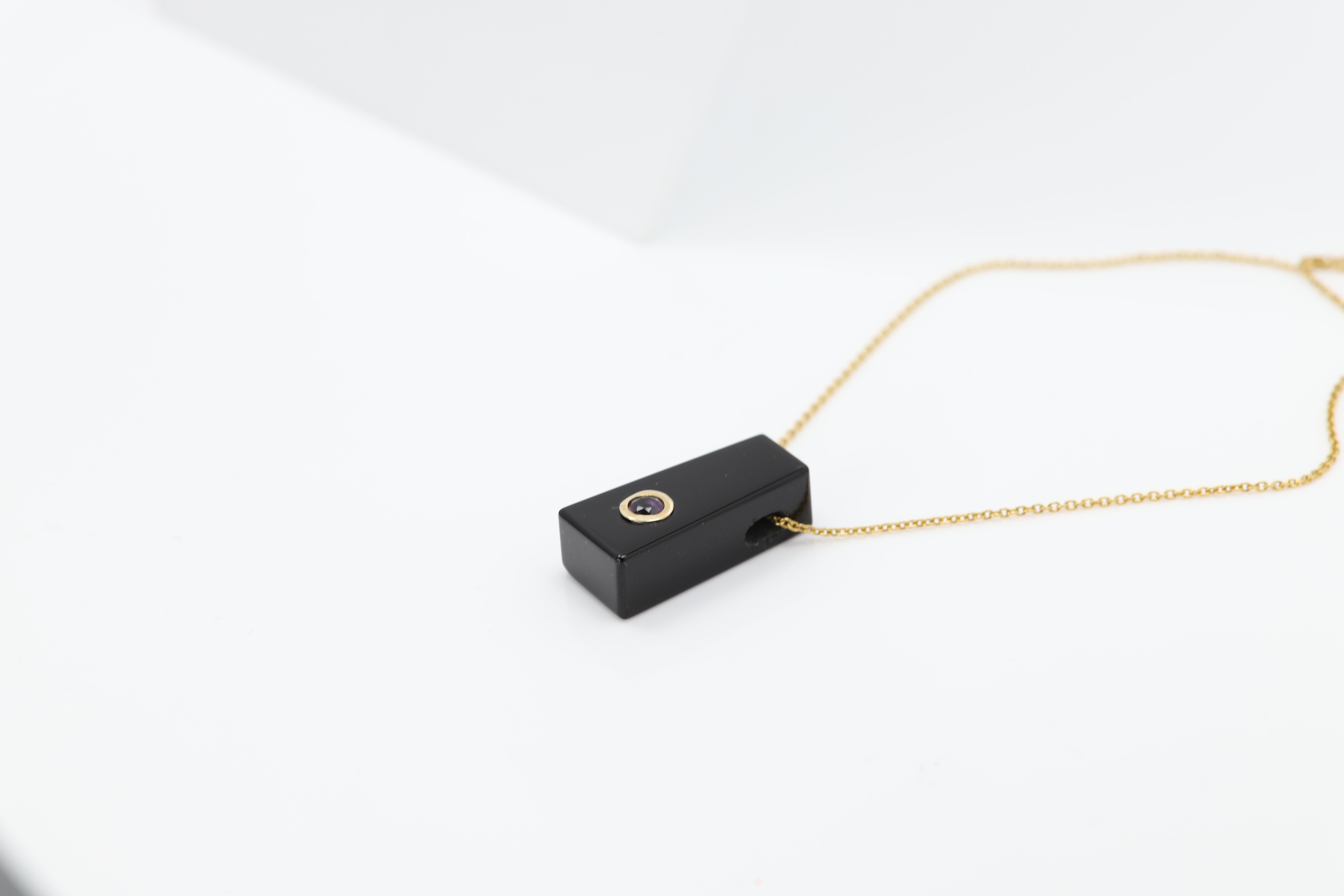 Pendentif Onyx noir Pierre Améthyste violette Or jaune 14 carats en vente 2