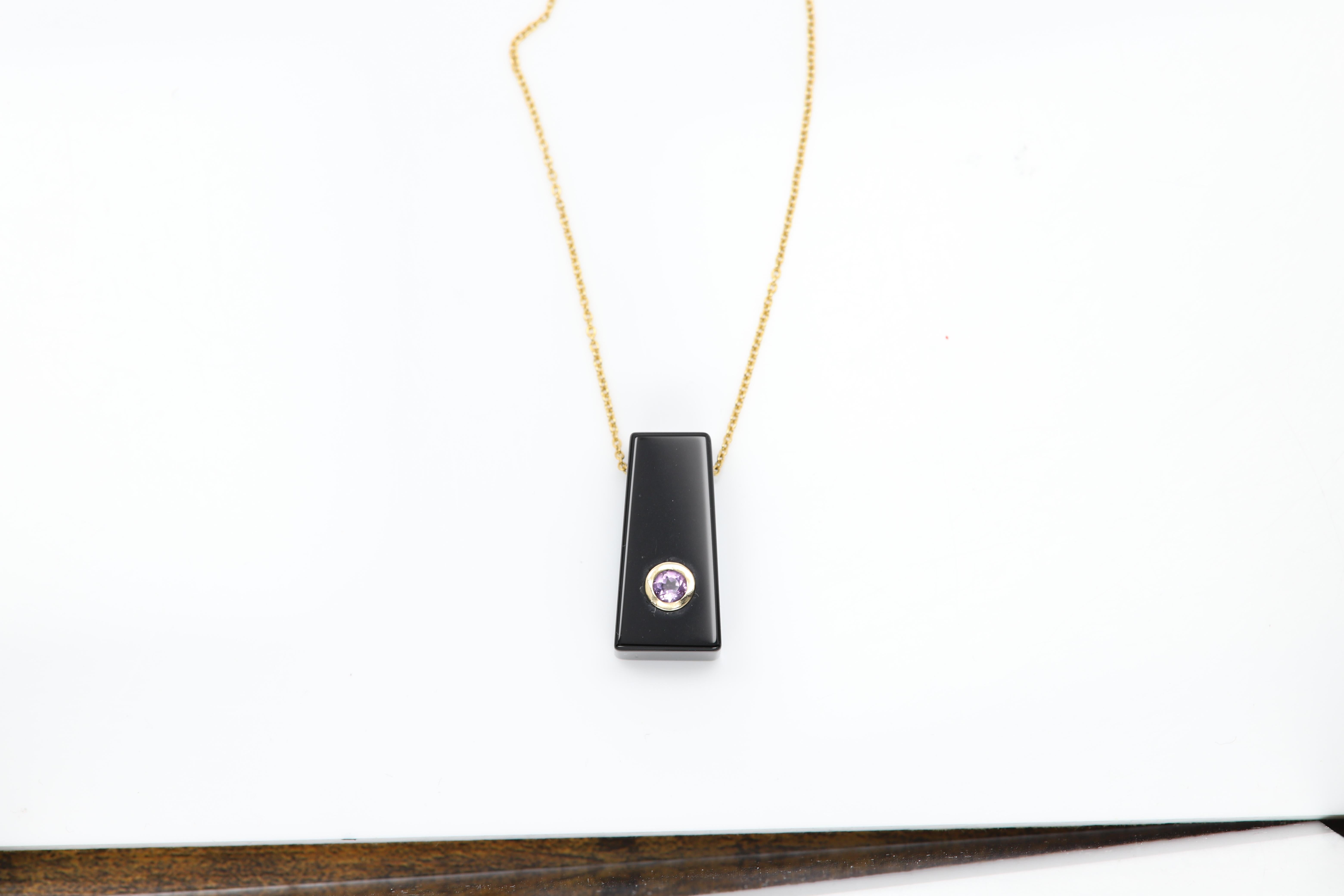 Pendentif Onyx noir Pierre Améthyste violette Or jaune 14 carats en vente 4