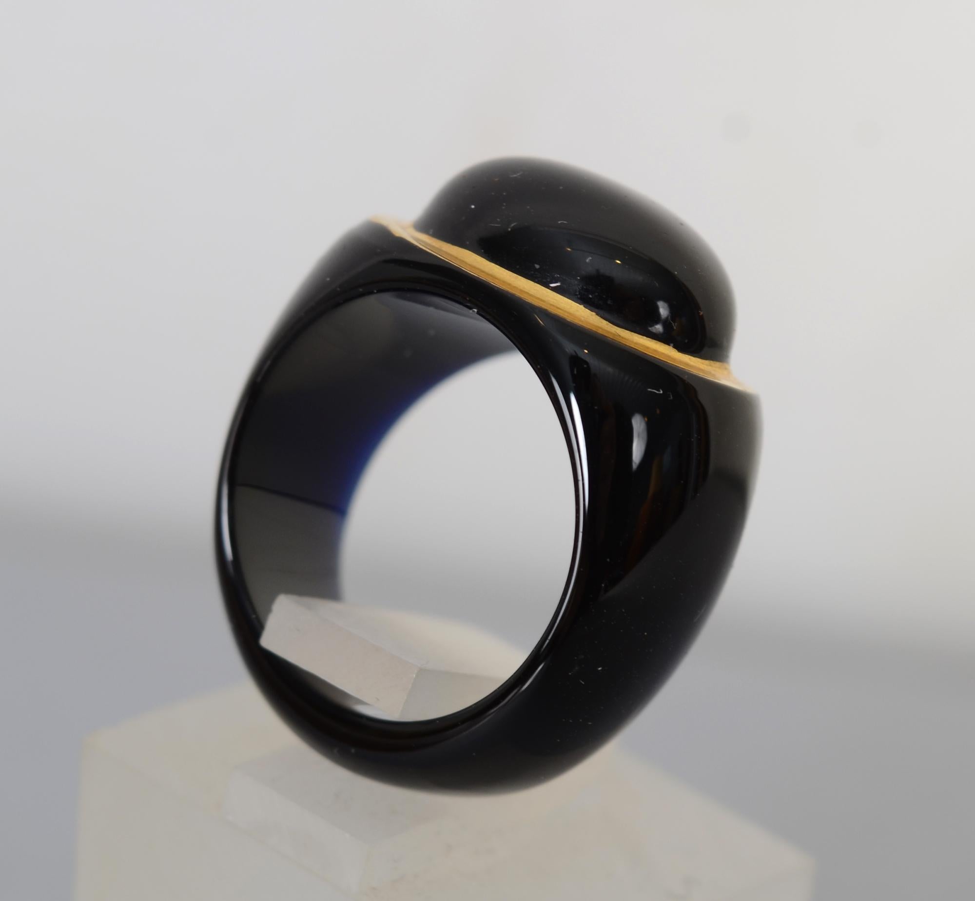 Schwarzer Onyx-Ring (Moderne) im Angebot